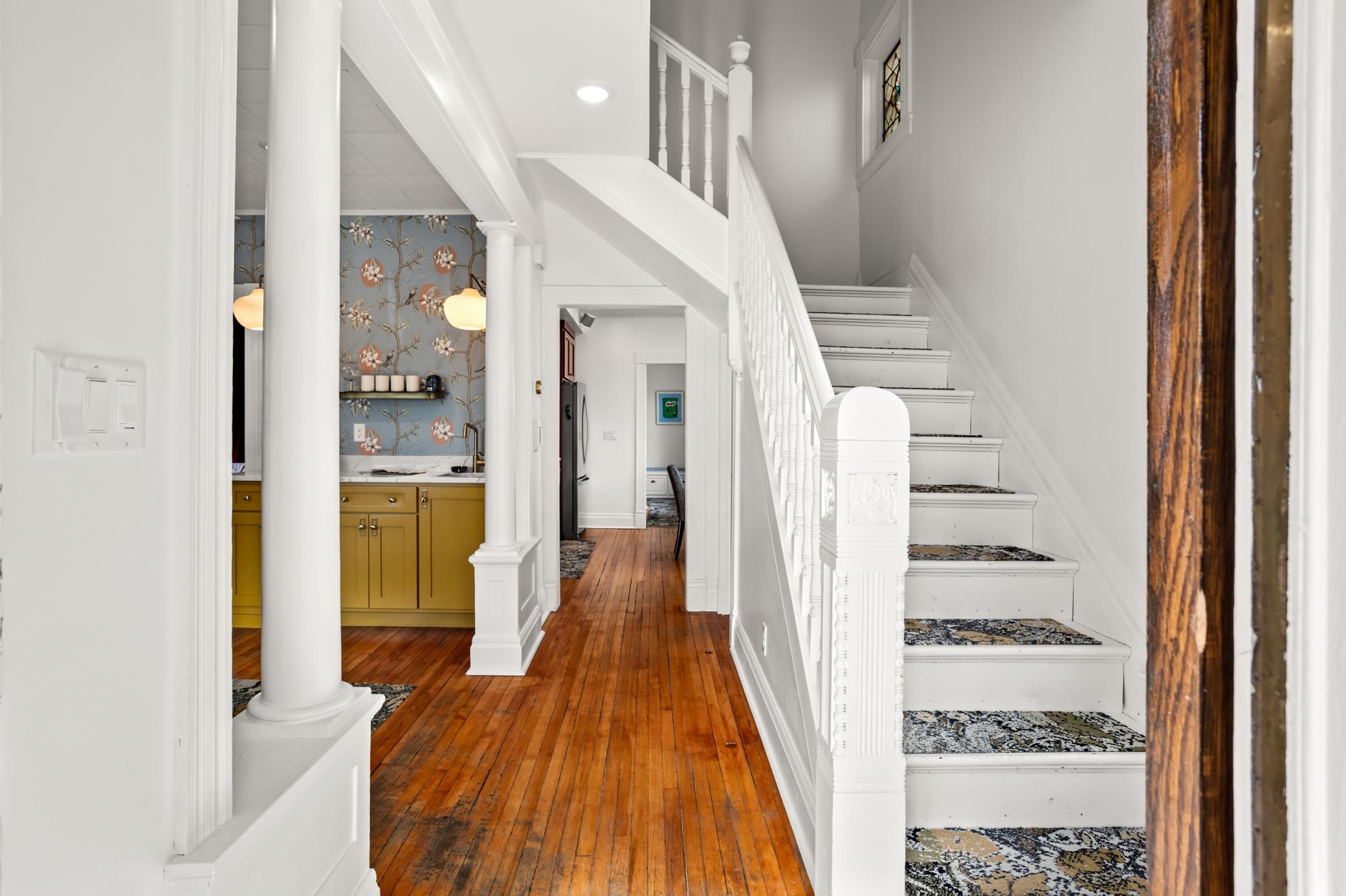 1898 single family home for sale at 203 8th Street S in Fargo, ND — 3 bed, 2 bath (photo 4 of 40)