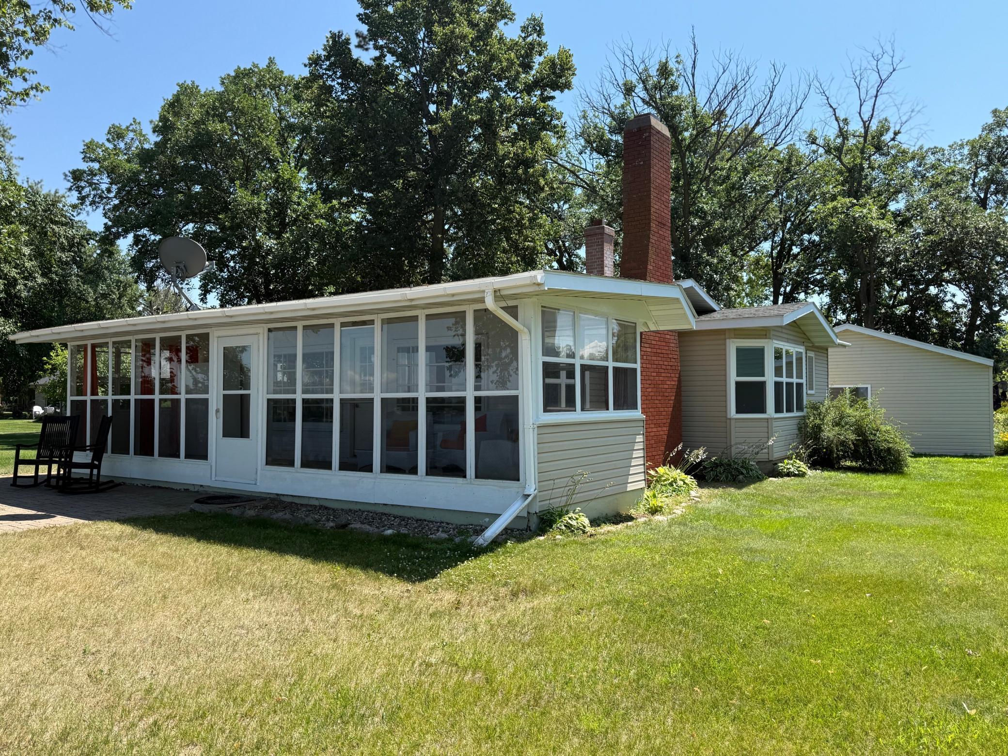 1949 single family home for sale at 1590 W Lake Drive in Detroit Lakes, MN — 3 bed, 2 bath
