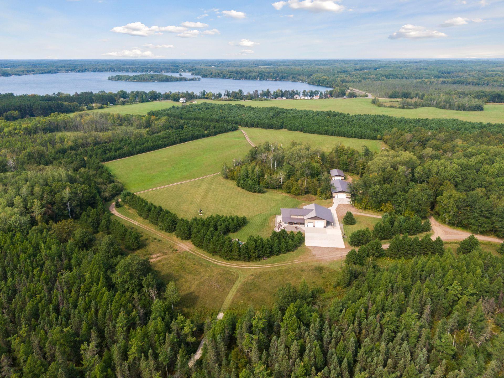 2013 single family home for sale at 28549 305th Place in Aitkin, MN — 5 bed, 4 bath (photo 3 of 49)