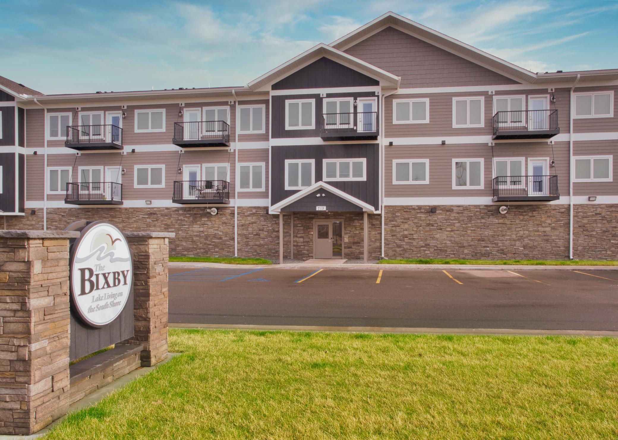 2022 condo for sale at 715 Lake Shore Drive NE, Unit 201 in Bemidji, MN — 1 bed, 1 bath (photo 4 of 36)