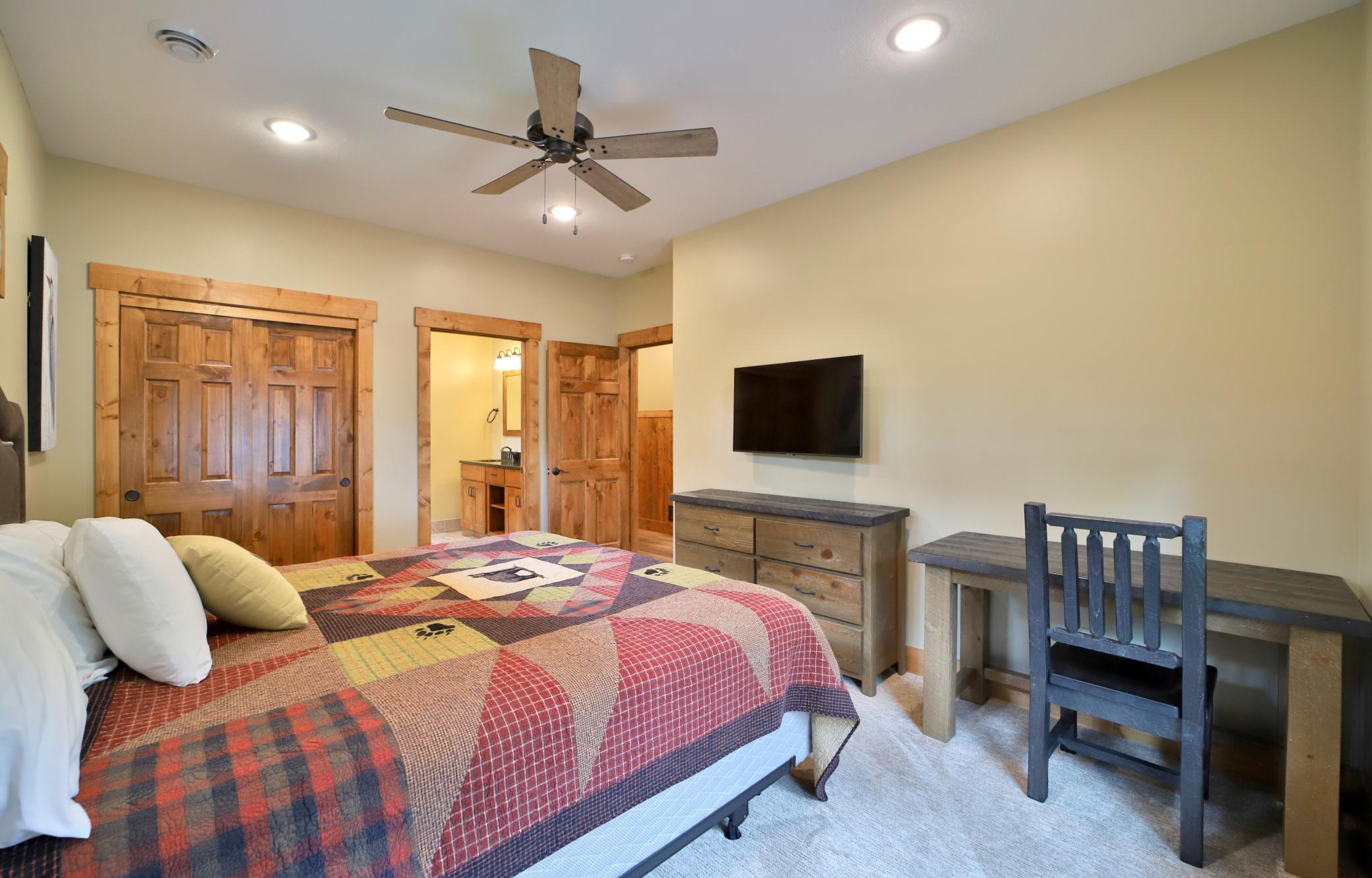 2023 townhouse for sale at 35165 Quiet Aly in Pequot Lakes, MN — 4 bed, 5 bath (photo 21 of 50)