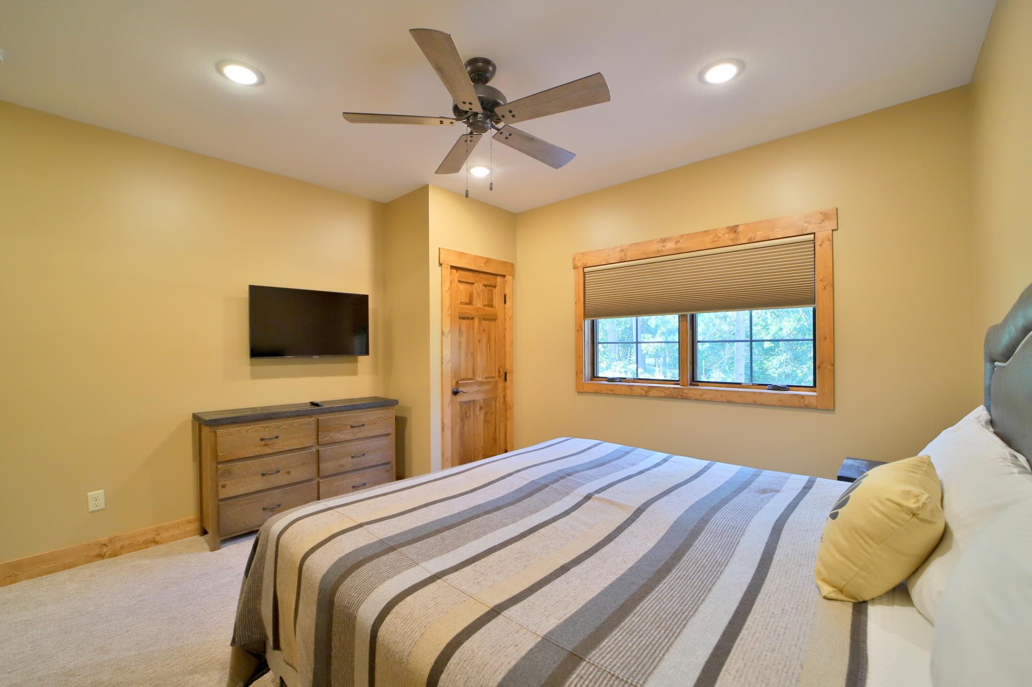2023 townhouse for sale at 35165 Quiet Aly in Pequot Lakes, MN — 4 bed, 5 bath (photo 30 of 50)