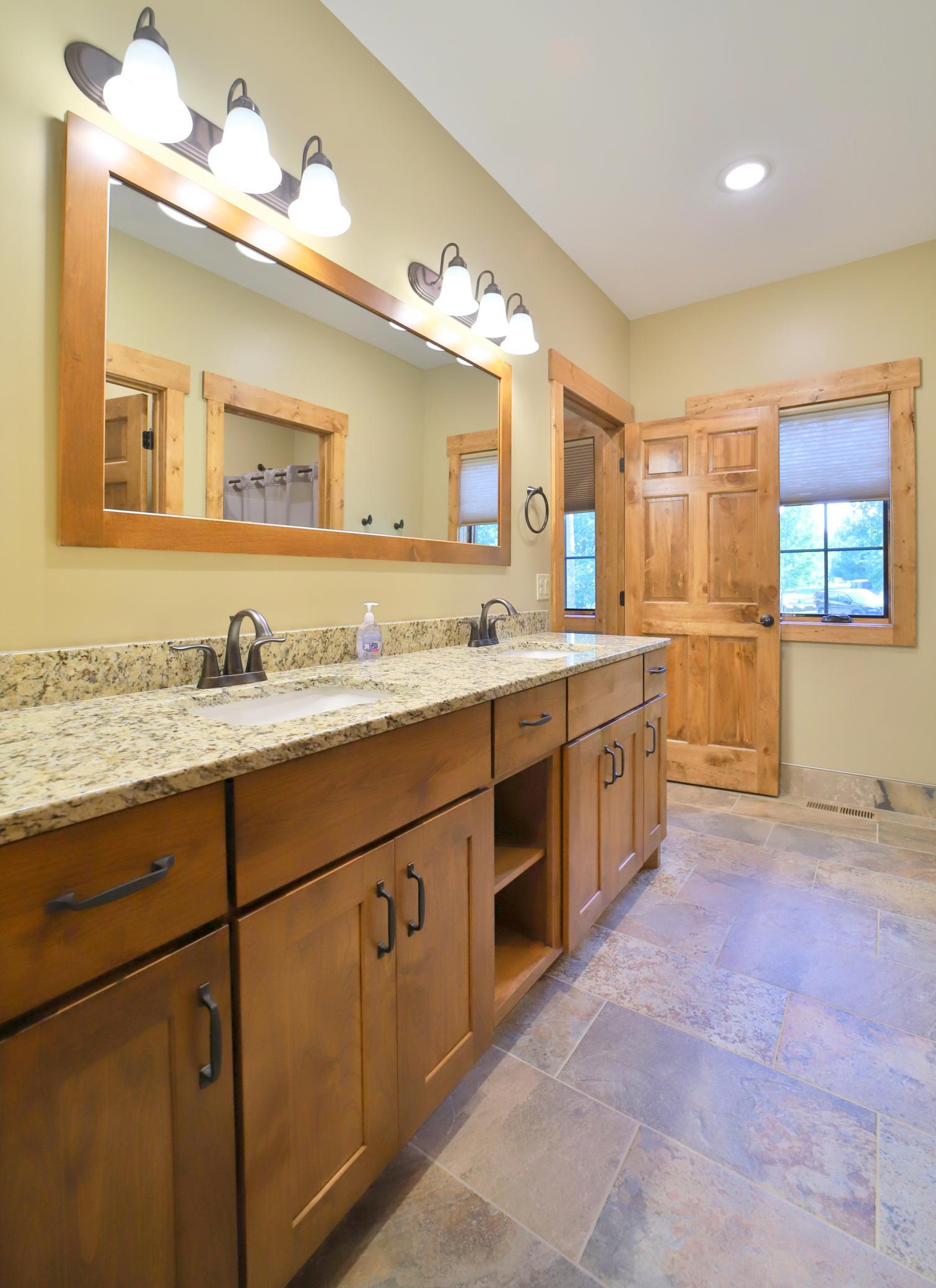 2023 townhouse for sale at 35165 Quiet Aly in Pequot Lakes, MN — 4 bed, 5 bath (photo 33 of 50)