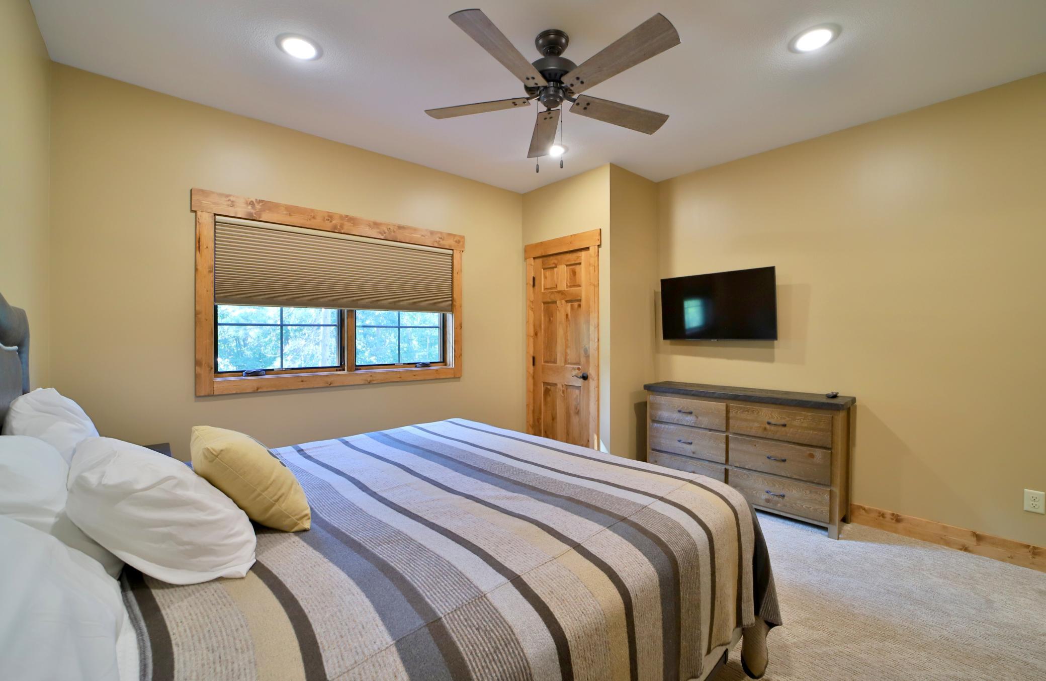 2023 townhouse for sale at 35165 Quiet Aly in Pequot Lakes, MN — 4 bed, 5 bath (photo 37 of 50)