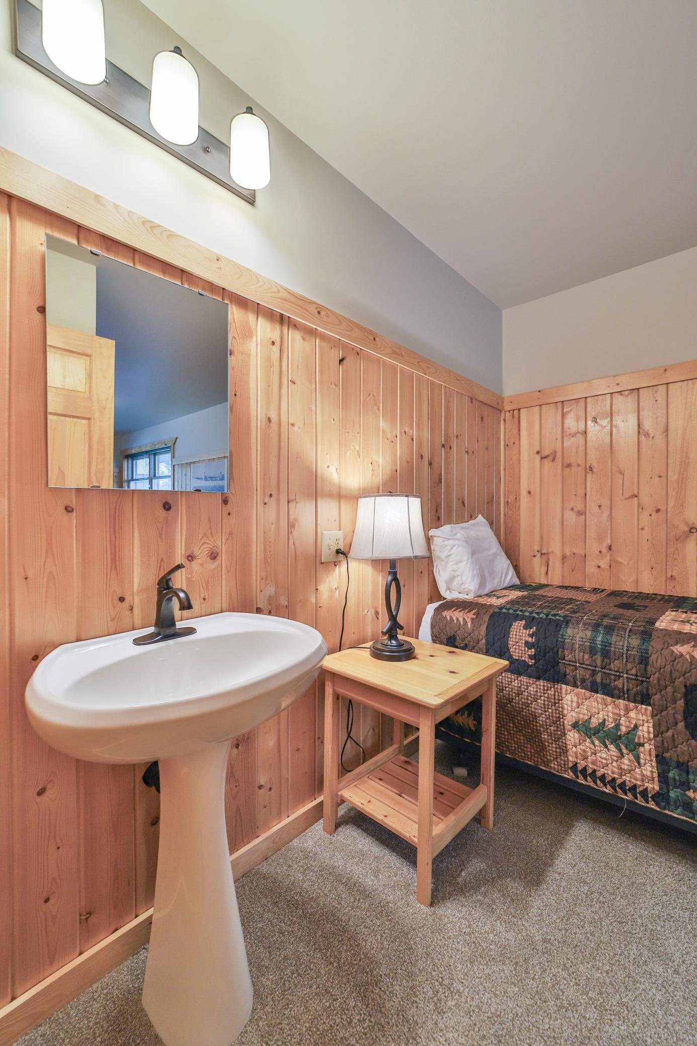 2000 townhouse for sale at 35372 Vacation Drive, Unit 22 in Pequot Lakes, MN — 4 bed, 2 bath (photo 13 of 23)