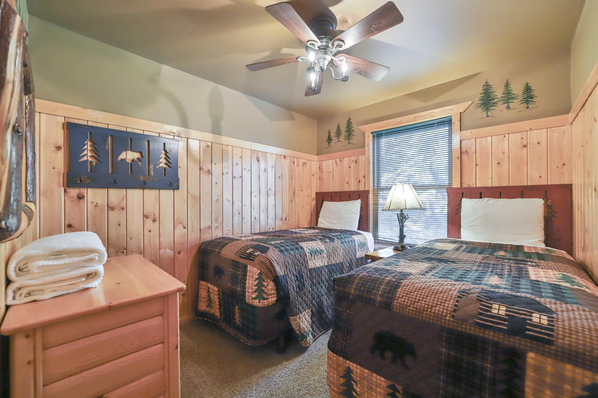 2000 townhouse for sale at 35372 Vacation Drive, Unit 21 in Pequot Lakes, MN — 4 bed, 2 bath (photo 13 of 29)
