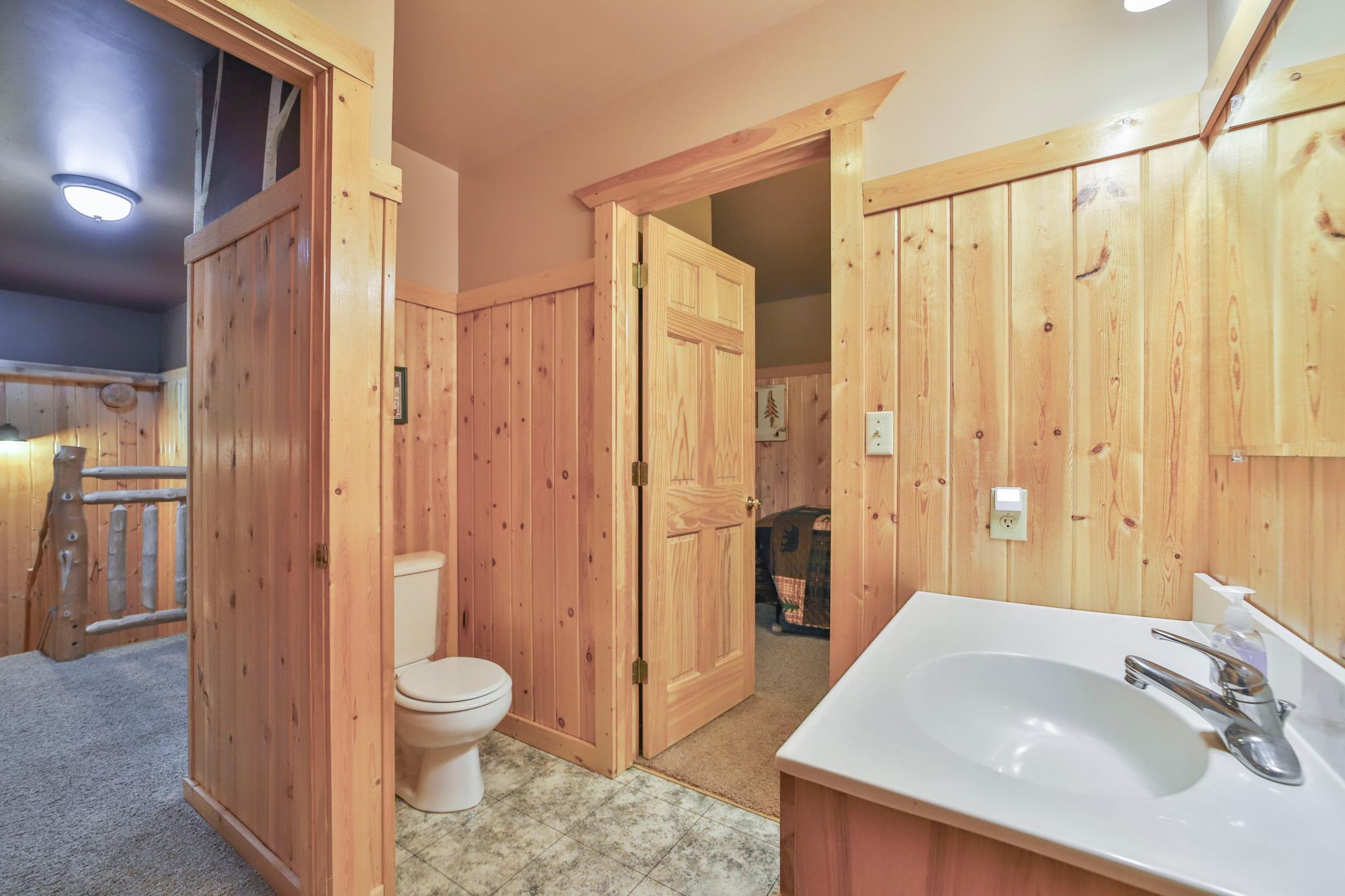 2000 townhouse for sale at 35372 Vacation Drive, Unit 21 in Pequot Lakes, MN — 4 bed, 2 bath (photo 21 of 29)