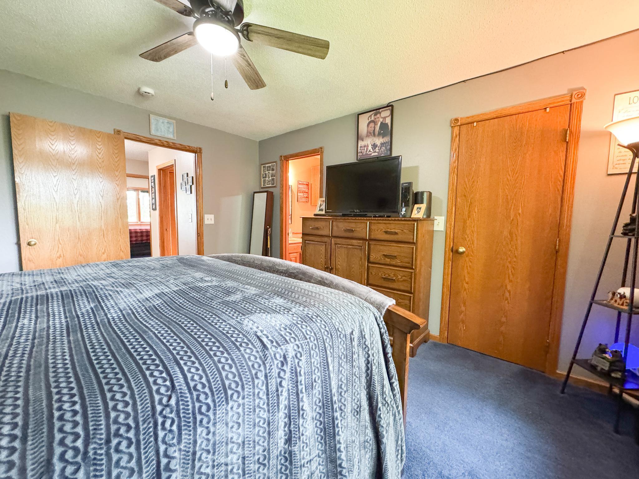 1998 single family home for sale at 26760 Riverside Drive in Fergus Falls, MN — 4 bed, 3 bath (photo 11 of 58)