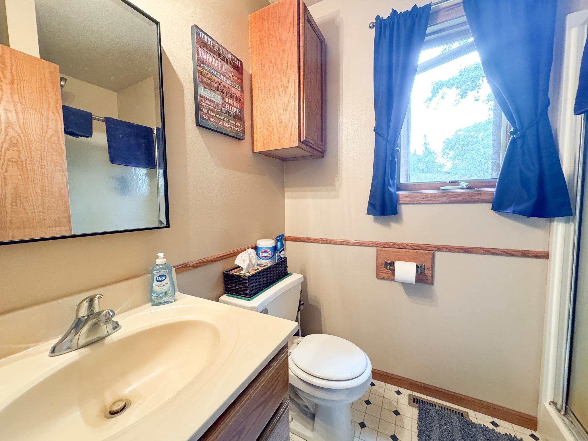1998 single family home for sale at 26760 Riverside Drive in Fergus Falls, MN — 4 bed, 3 bath (photo 12 of 58)