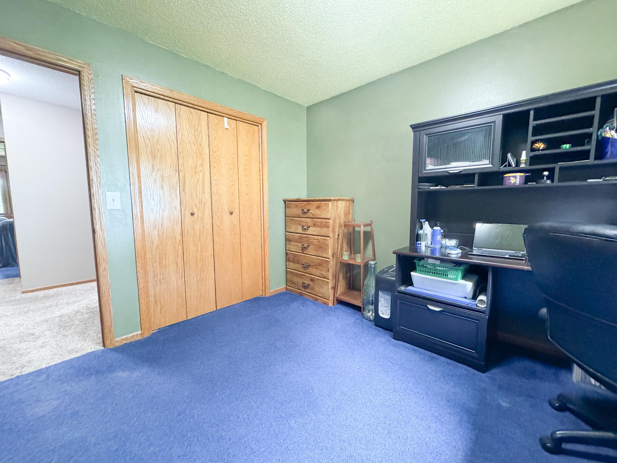 1998 single family home for sale at 26760 Riverside Drive in Fergus Falls, MN — 4 bed, 3 bath (photo 16 of 58)