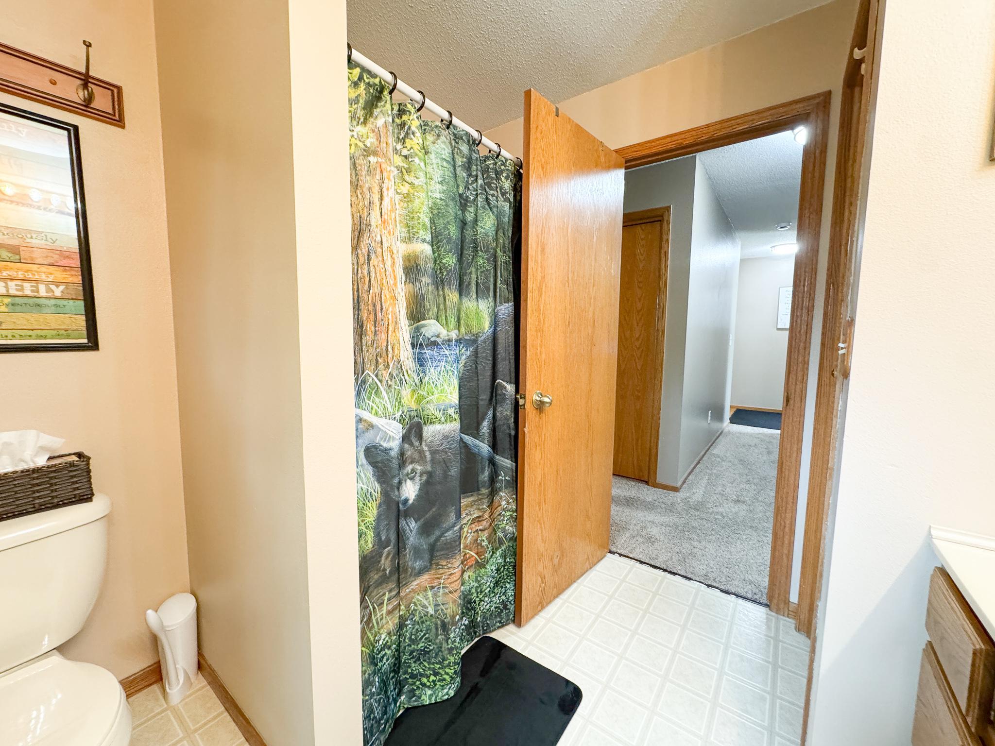 1998 single family home for sale at 26760 Riverside Drive in Fergus Falls, MN — 4 bed, 3 bath (photo 17 of 58)