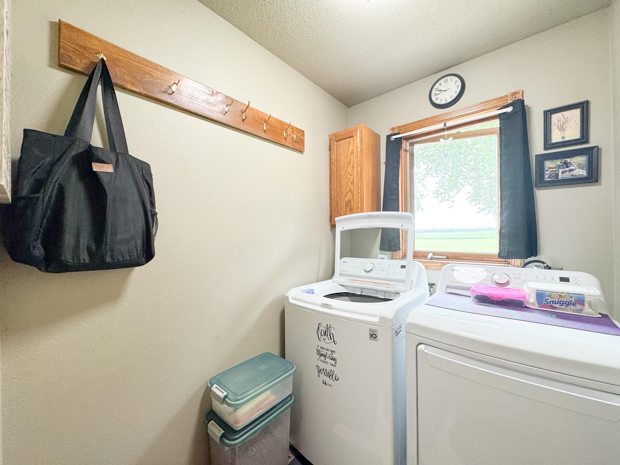1998 single family home for sale at 26760 Riverside Drive in Fergus Falls, MN — 4 bed, 3 bath (photo 19 of 58)