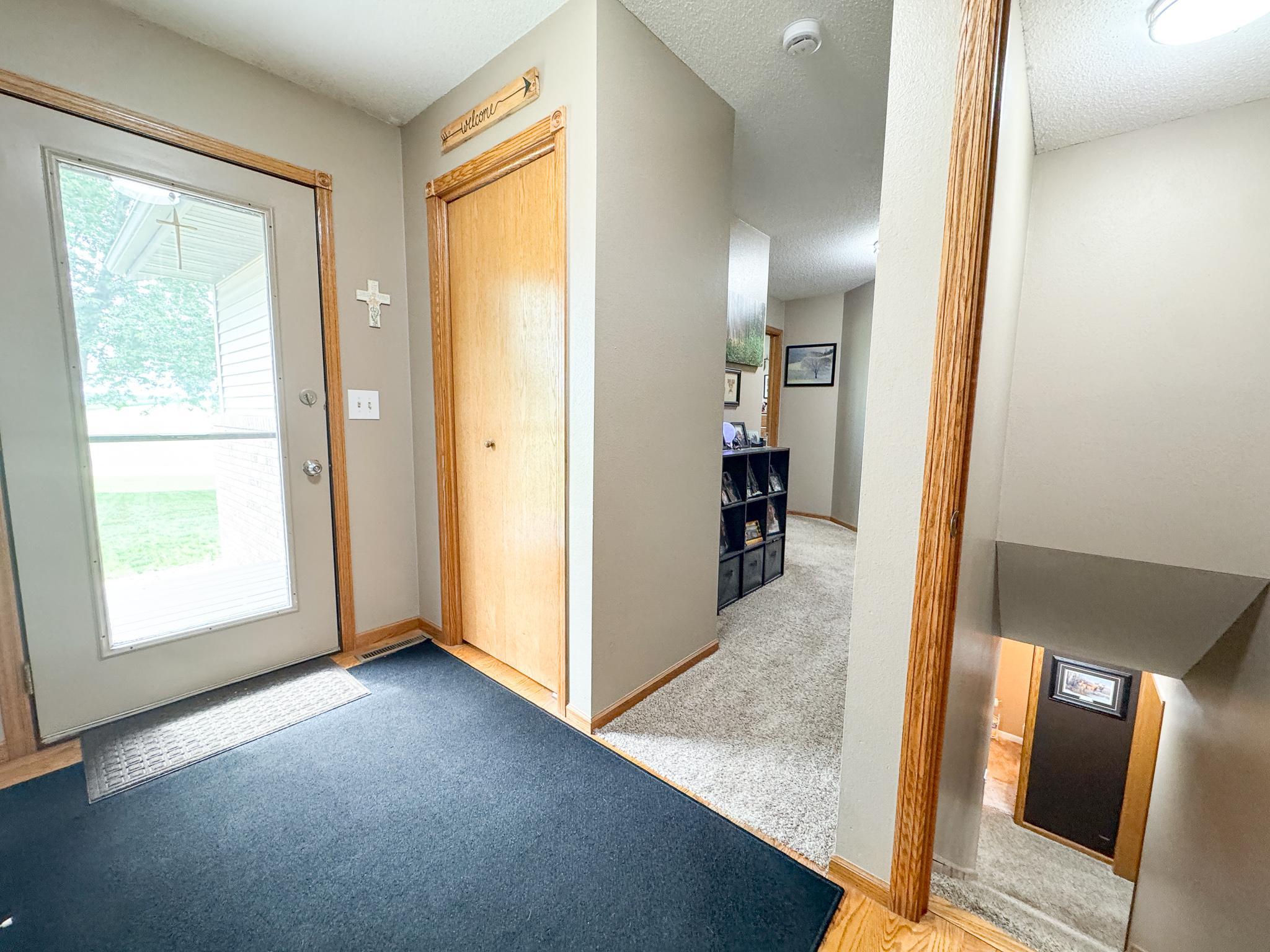 1998 single family home for sale at 26760 Riverside Drive in Fergus Falls, MN — 4 bed, 3 bath (photo 3 of 58)