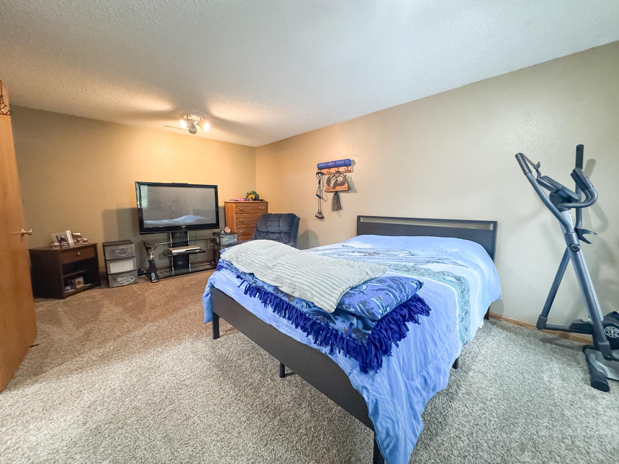 1998 single family home for sale at 26760 Riverside Drive in Fergus Falls, MN — 4 bed, 3 bath (photo 28 of 58)
