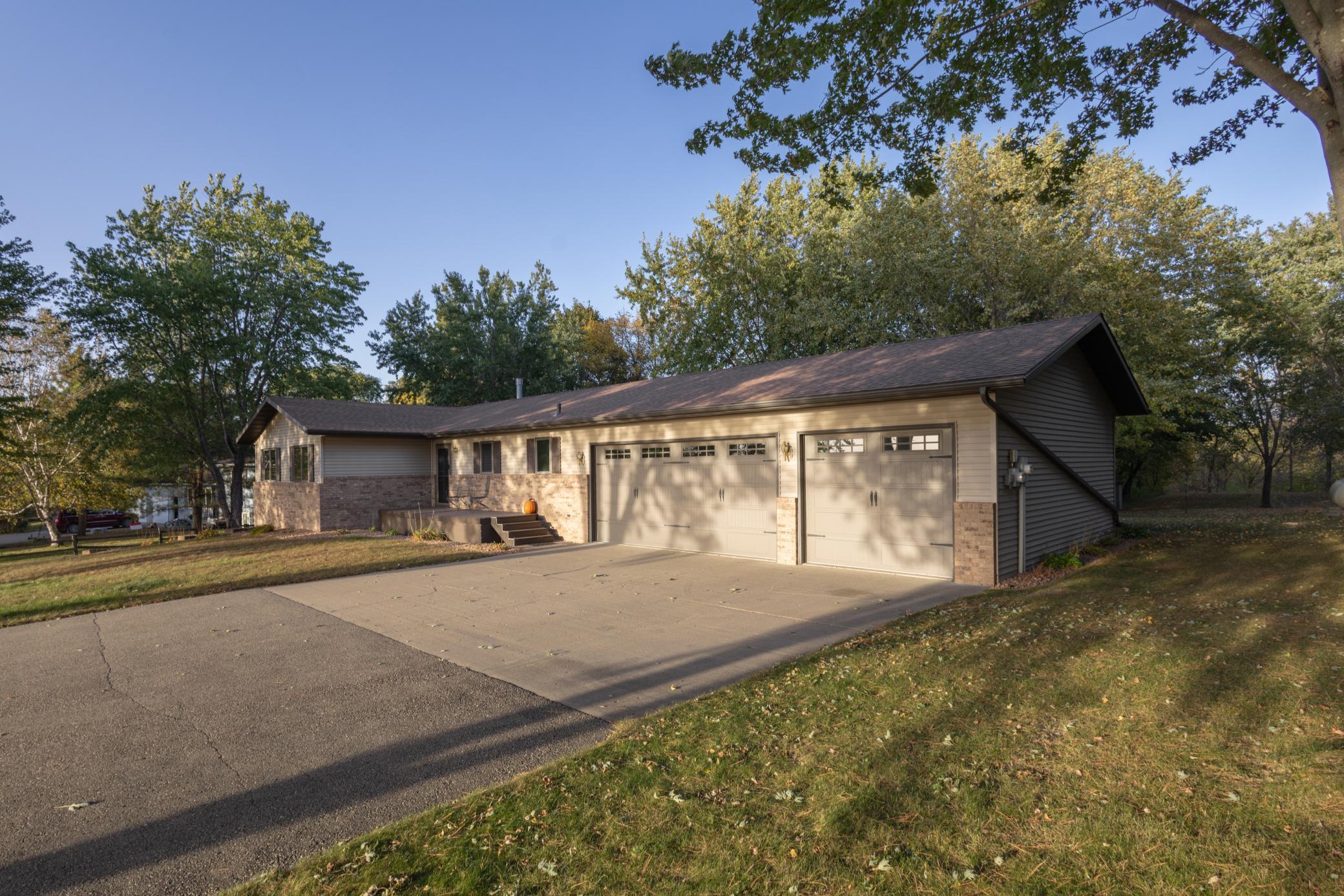 1998 single family home for sale at 26760 Riverside Drive in Fergus Falls, MN — 4 bed, 3 bath (photo 32 of 58)