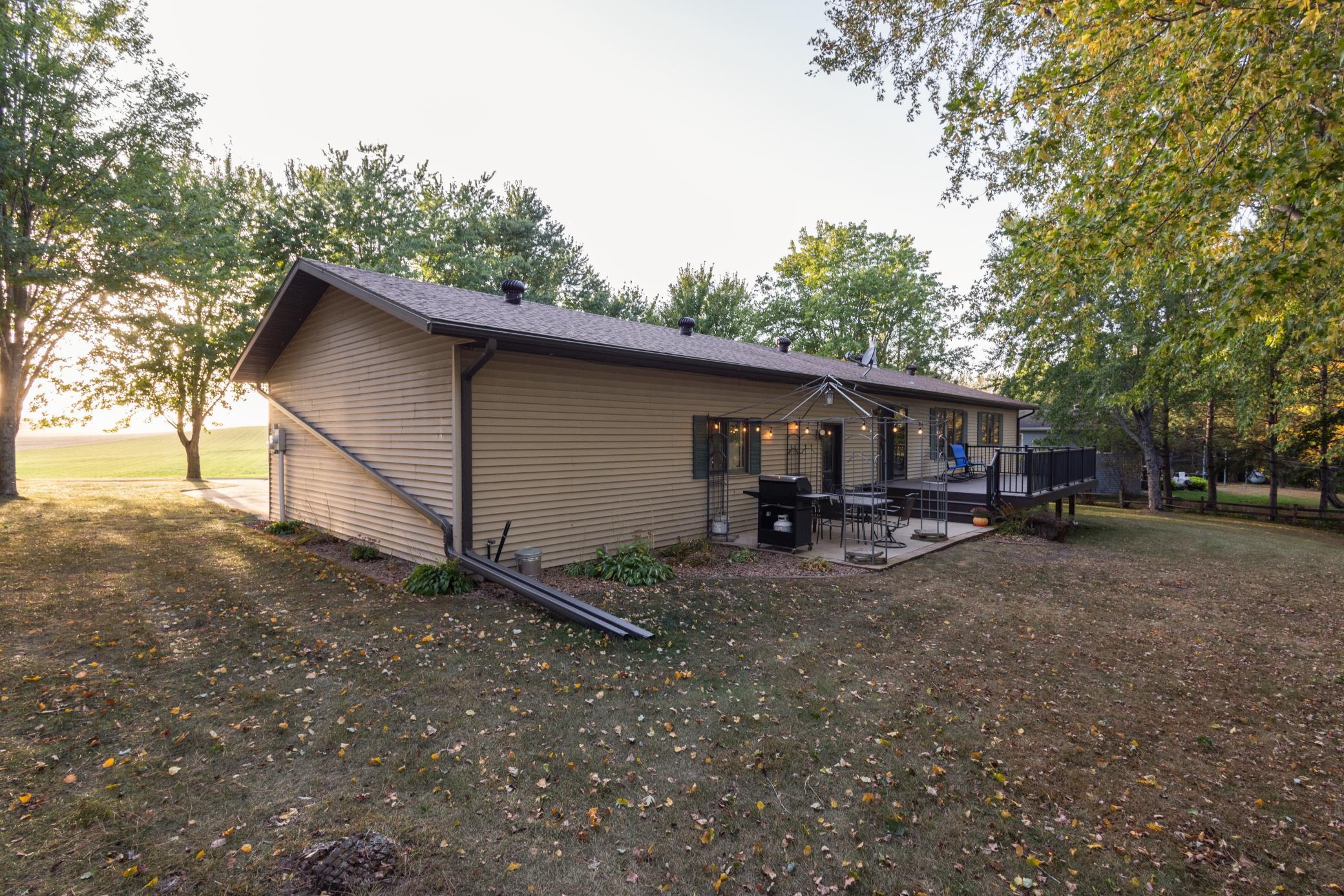 1998 single family home for sale at 26760 Riverside Drive in Fergus Falls, MN — 4 bed, 3 bath (photo 35 of 58)