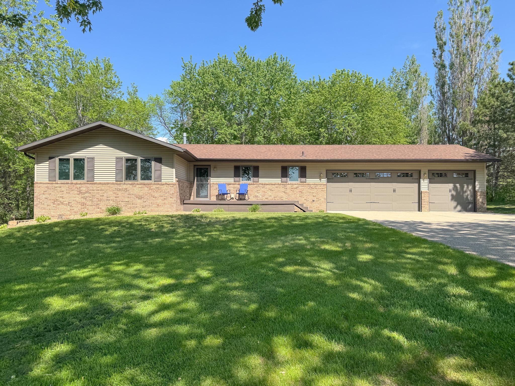 1998 single family home for sale at 26760 Riverside Drive in Fergus Falls, MN — 4 bed, 3 bath