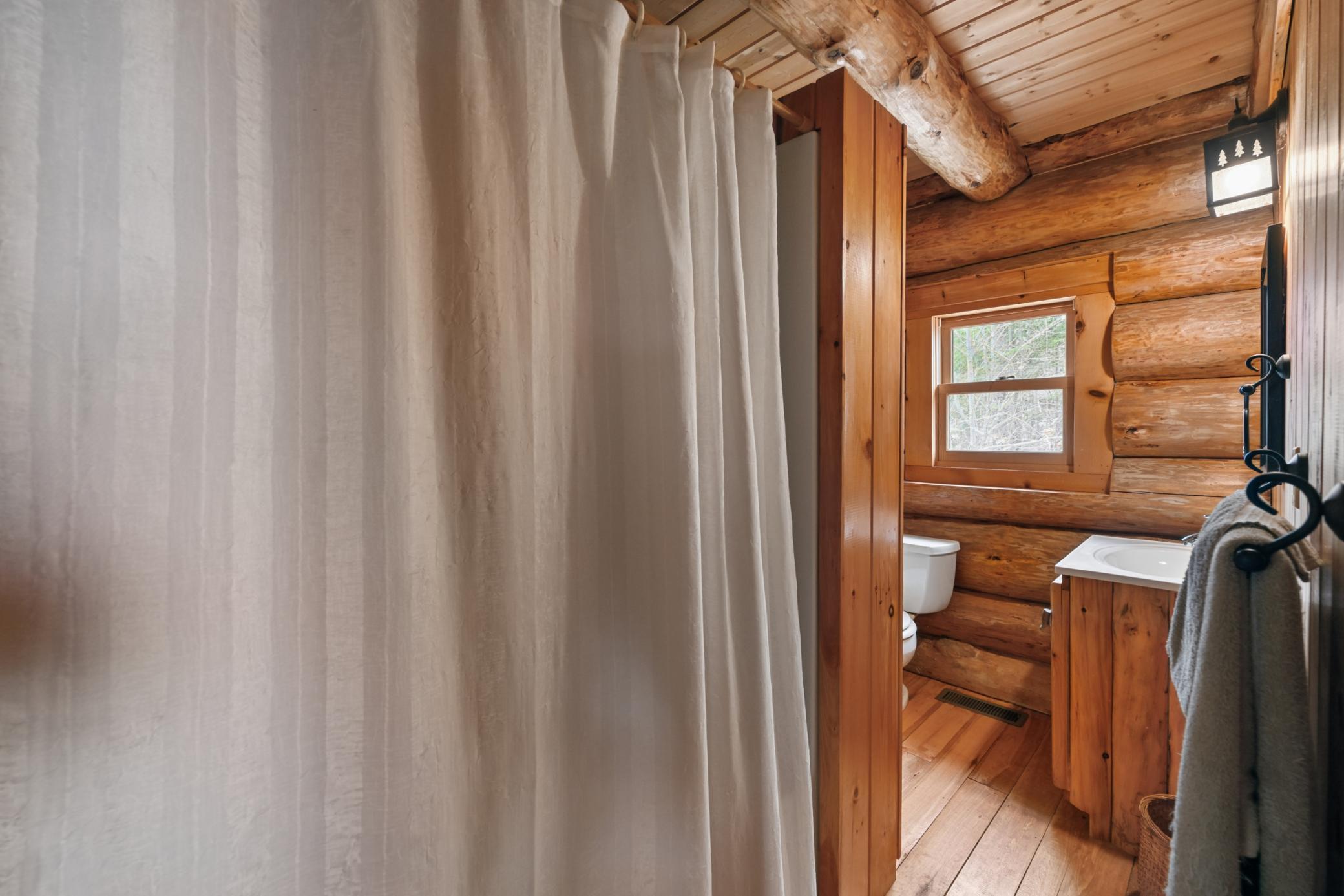 2004 single family home for sale at 31149 County Road 40 in Effie, MN — 3 bed, 1 bath (photo 22 of 57)