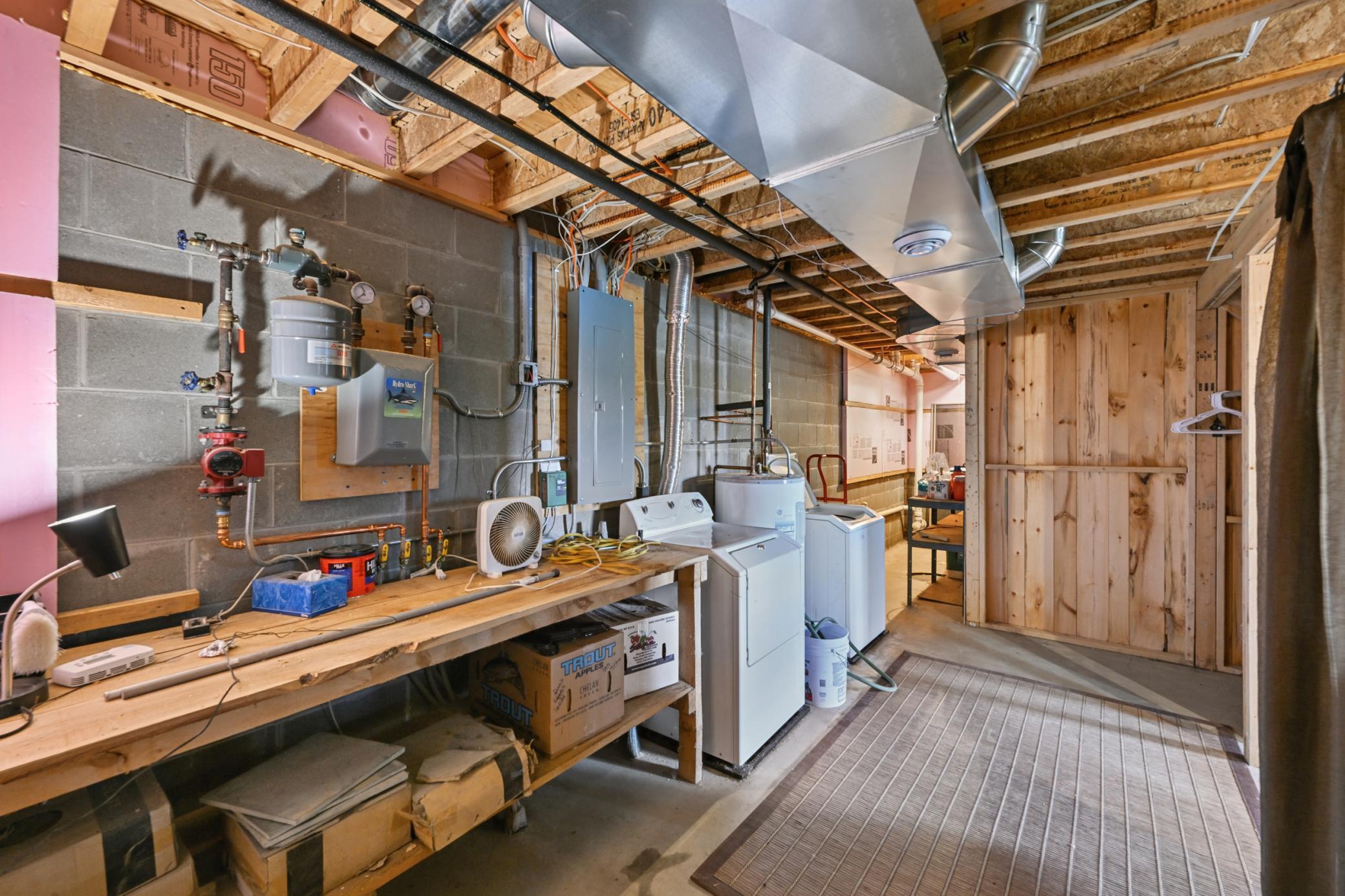 2004 single family home for sale at 31149 County Road 40 in Effie, MN — 3 bed, 1 bath (photo 35 of 57)