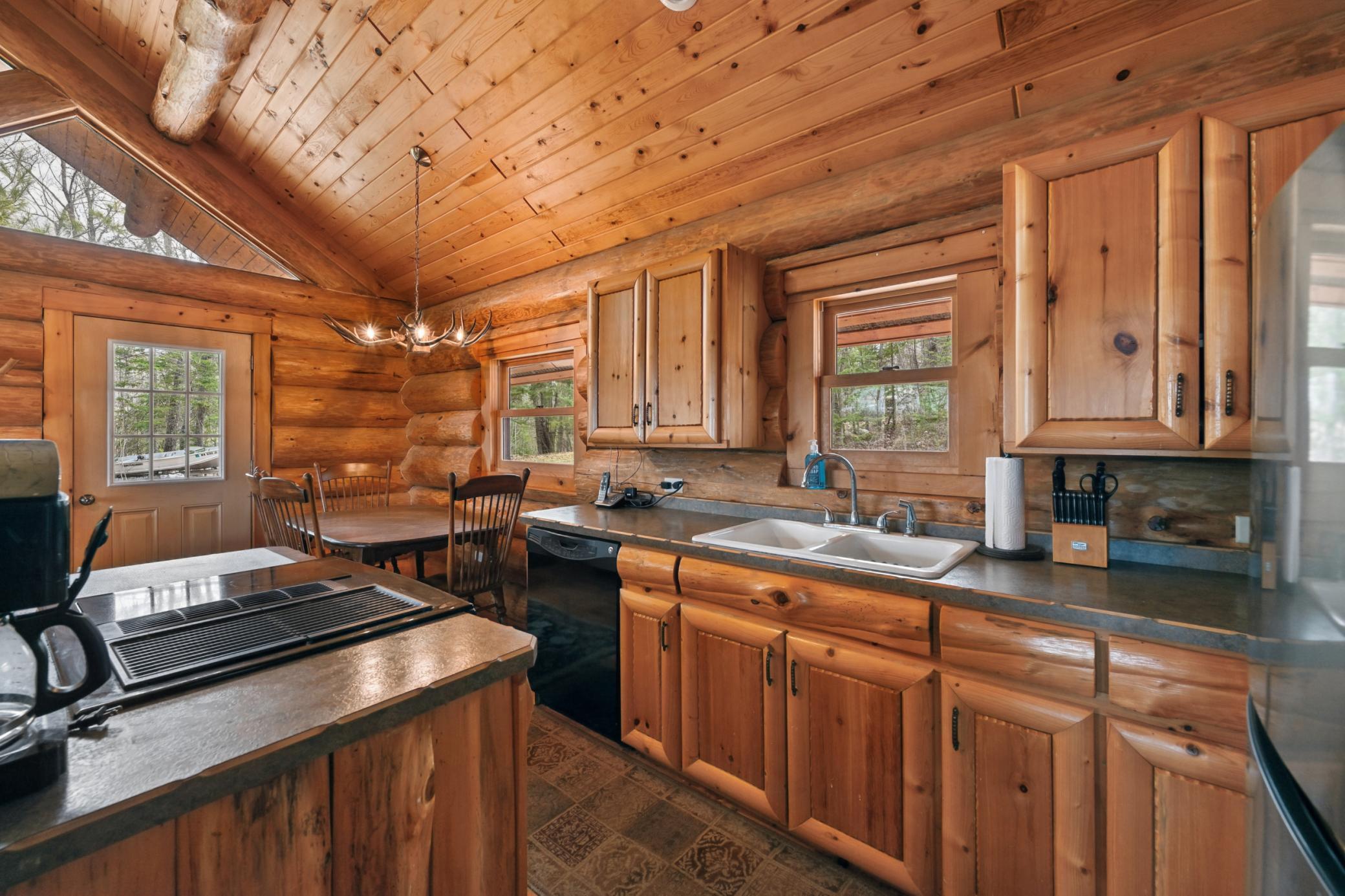 2004 single family home for sale at 31149 County Road 40 in Effie, MN — 3 bed, 1 bath (photo 10 of 57)