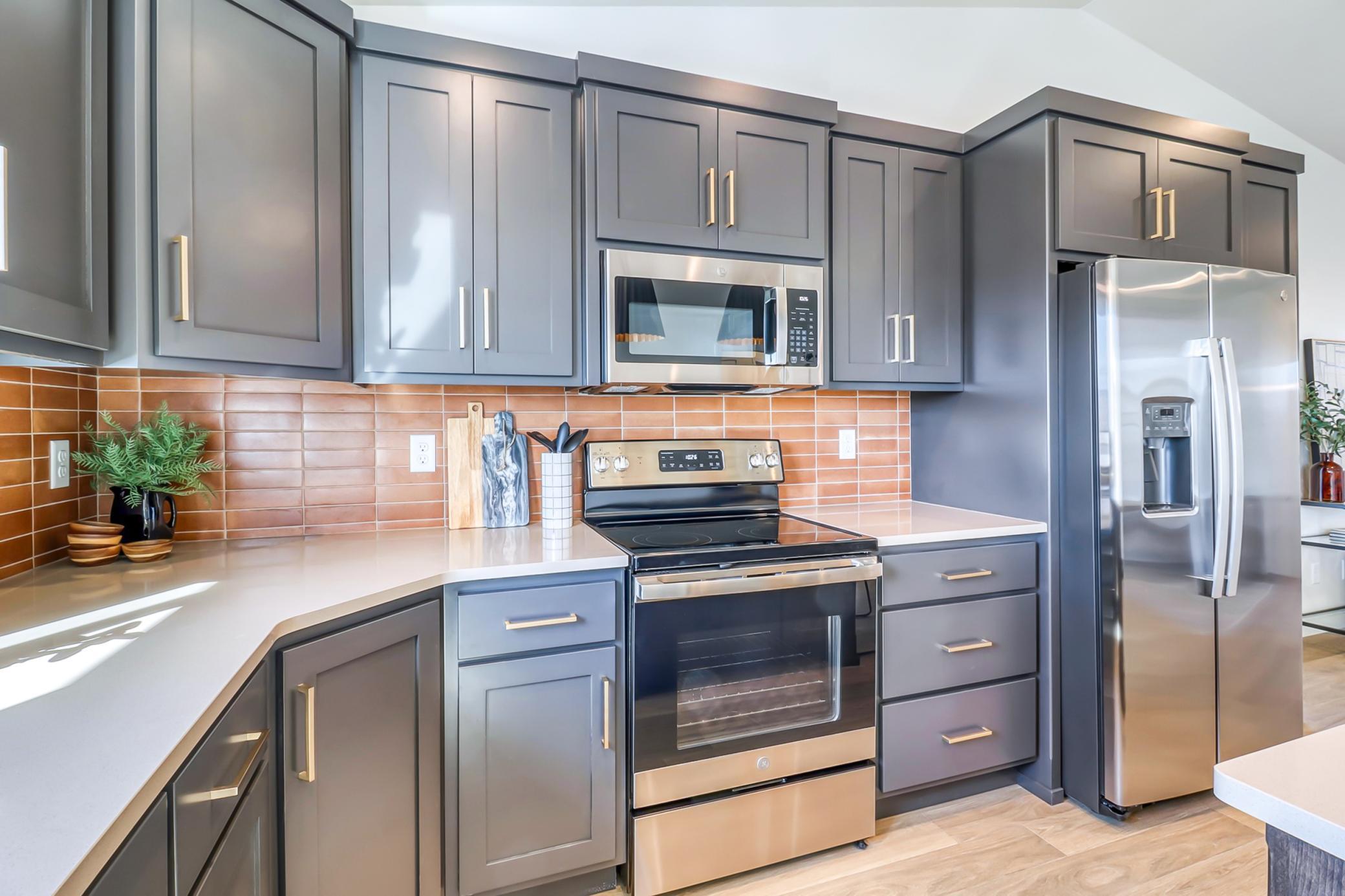 6736 Selkirk Drive S, Fargo ND 58104 - Photo 9 of 37