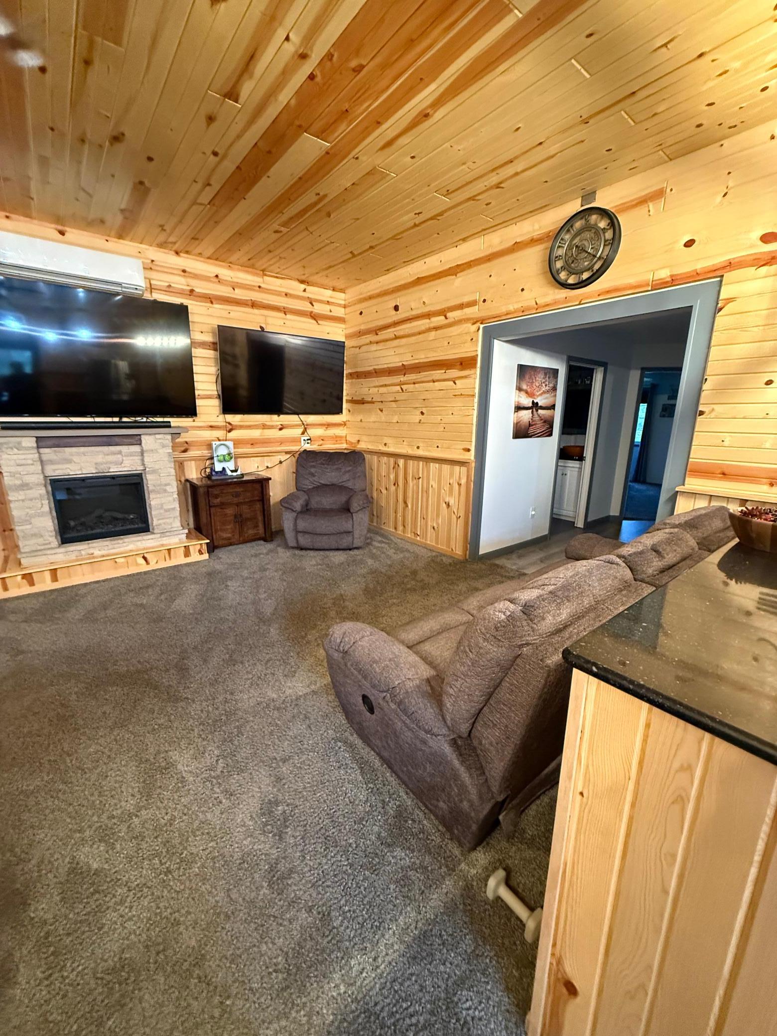 2005 single family home for sale at 408 Minnesota Avenue in Brooks, MN — 3 bed, 1 bath (photo 14 of 24)