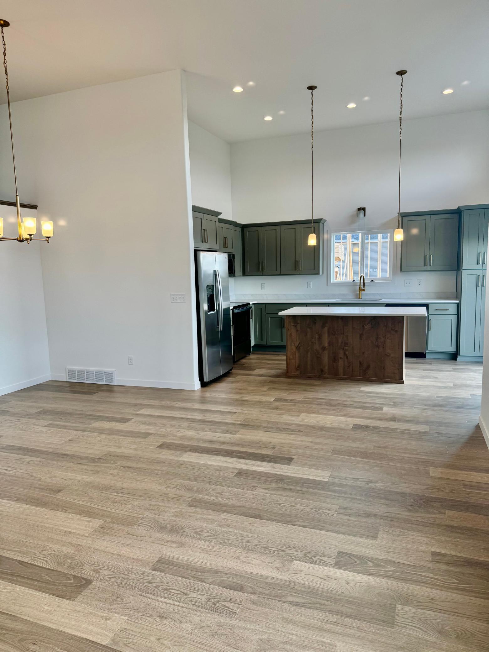 2026 single family home for sale at 6781 30 Street S in Fargo, ND — 3 bed, 3 bath (photo 4 of 29)