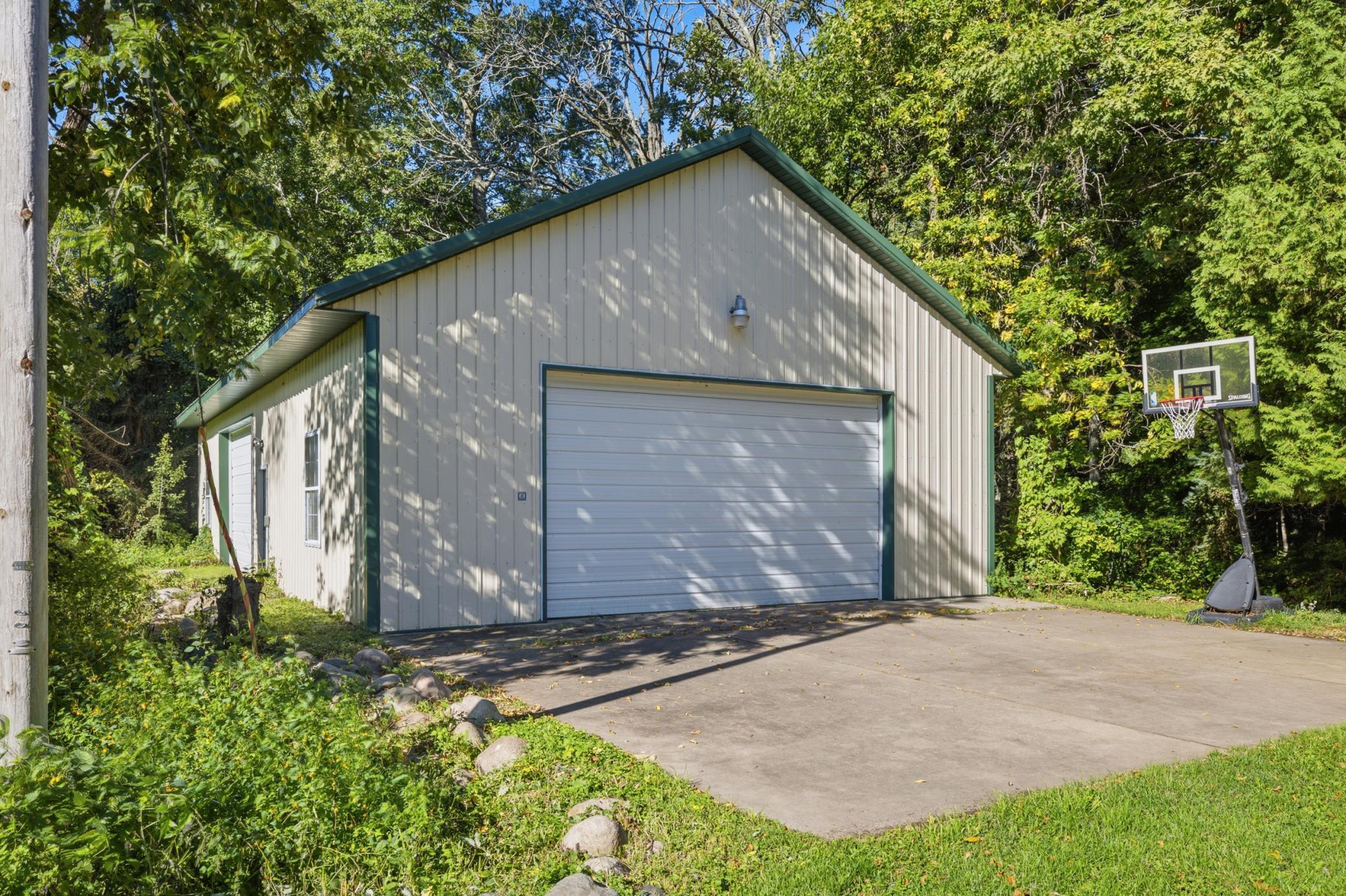 1946 single family home for sale at 21504 Pike Avenue in Aitkin, MN — 2 bed, 1 bath (photo 15 of 73)