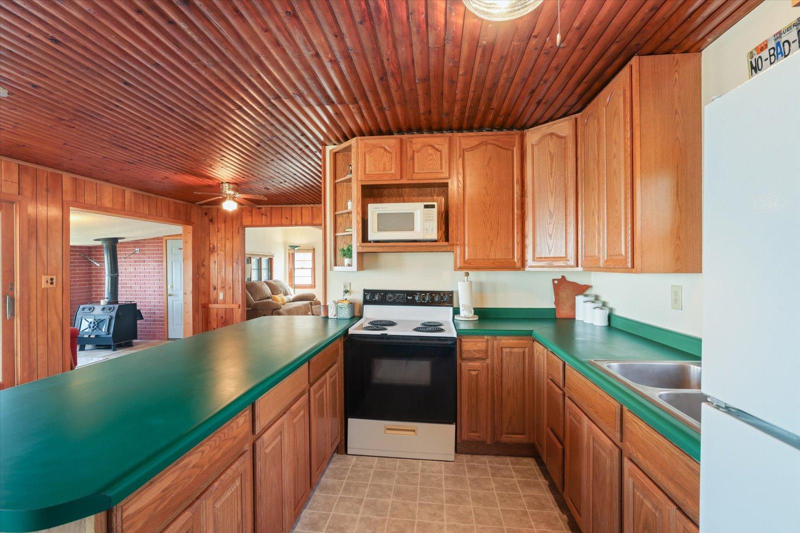 1946 single family home for sale at 21504 Pike Avenue in Aitkin, MN — 2 bed, 1 bath (photo 40 of 73)