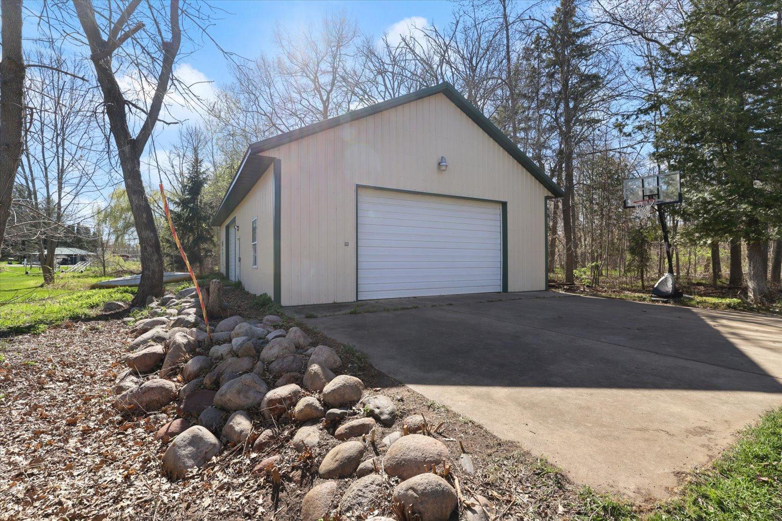 1946 single family home for sale at 21504 Pike Avenue in Aitkin, MN — 2 bed, 1 bath (photo 70 of 73)