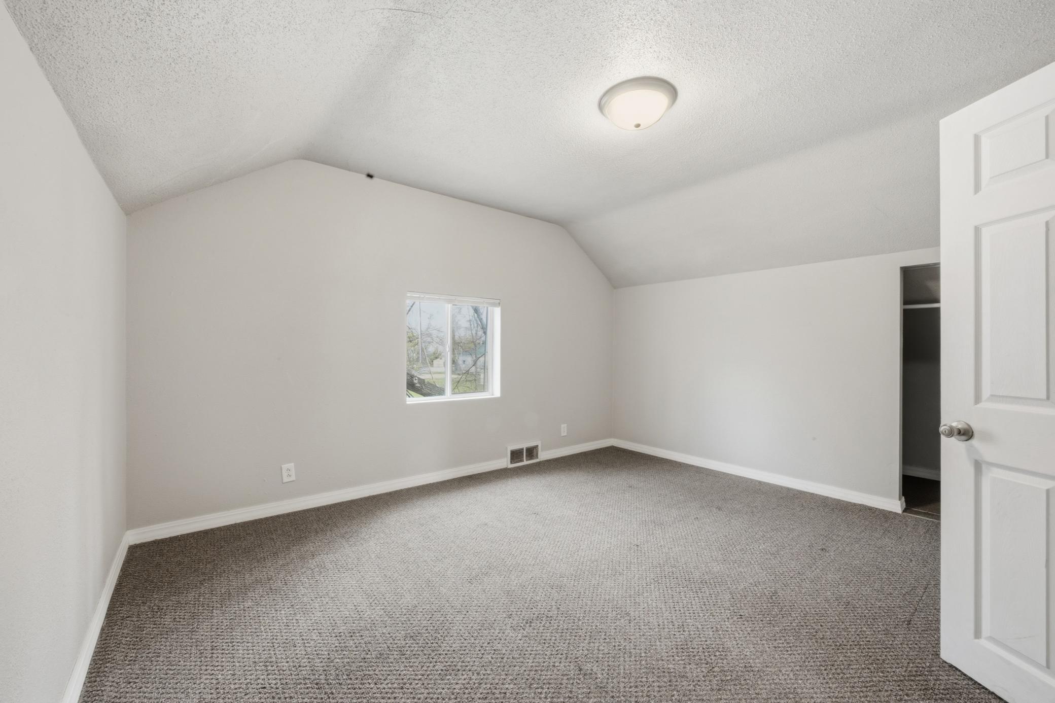1002 4th Avenue S, Moorhead MN 56560 - Photo 11 of 34