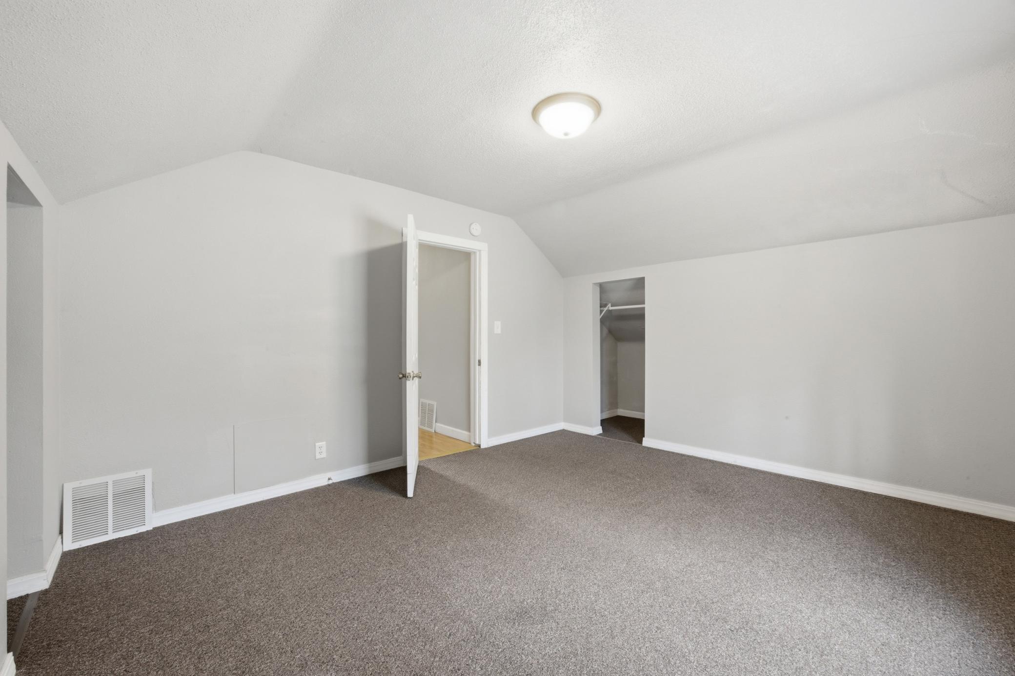 1002 4th Avenue S, Moorhead MN 56560 - Photo 12 of 34