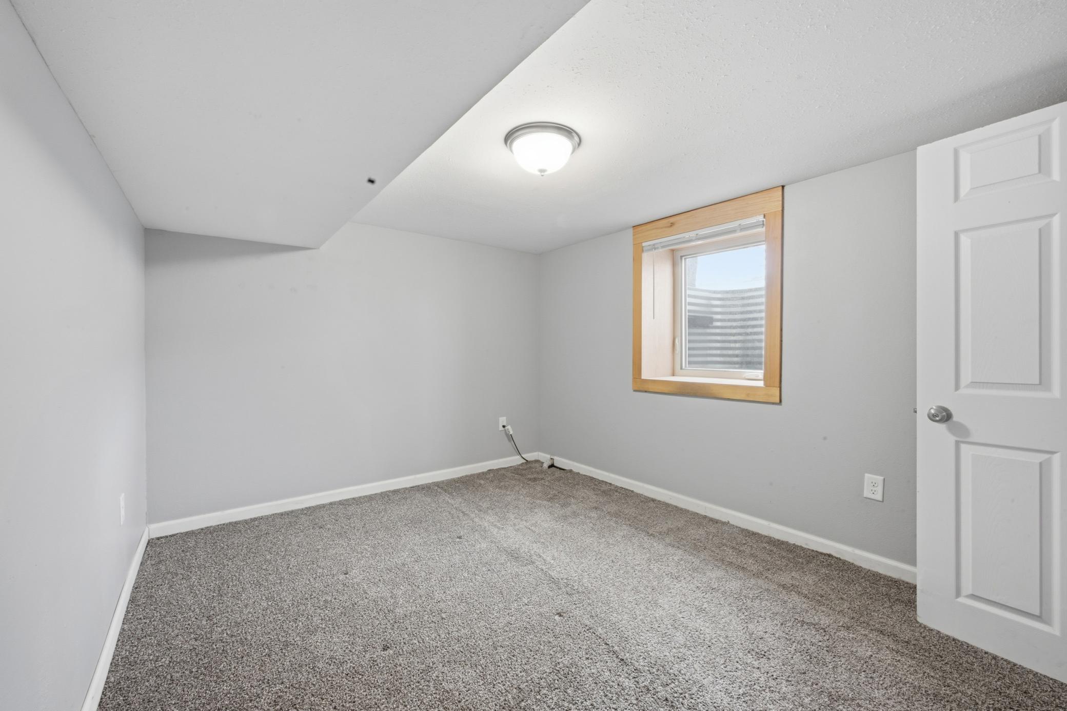 1002 4th Avenue S, Moorhead MN 56560 - Photo 19 of 34