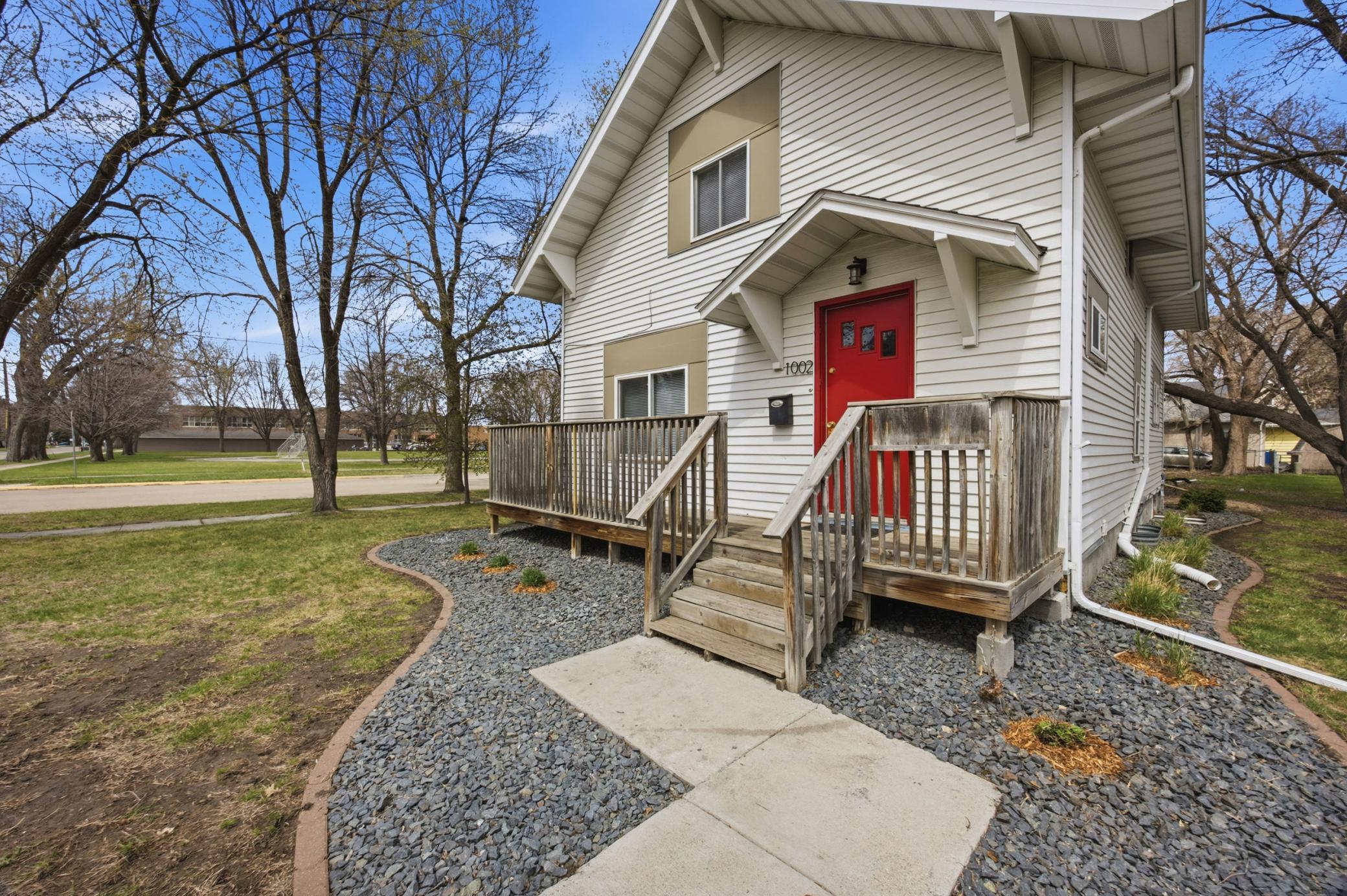 1002 4th Avenue S, Moorhead MN 56560 - Photo 3 of 34