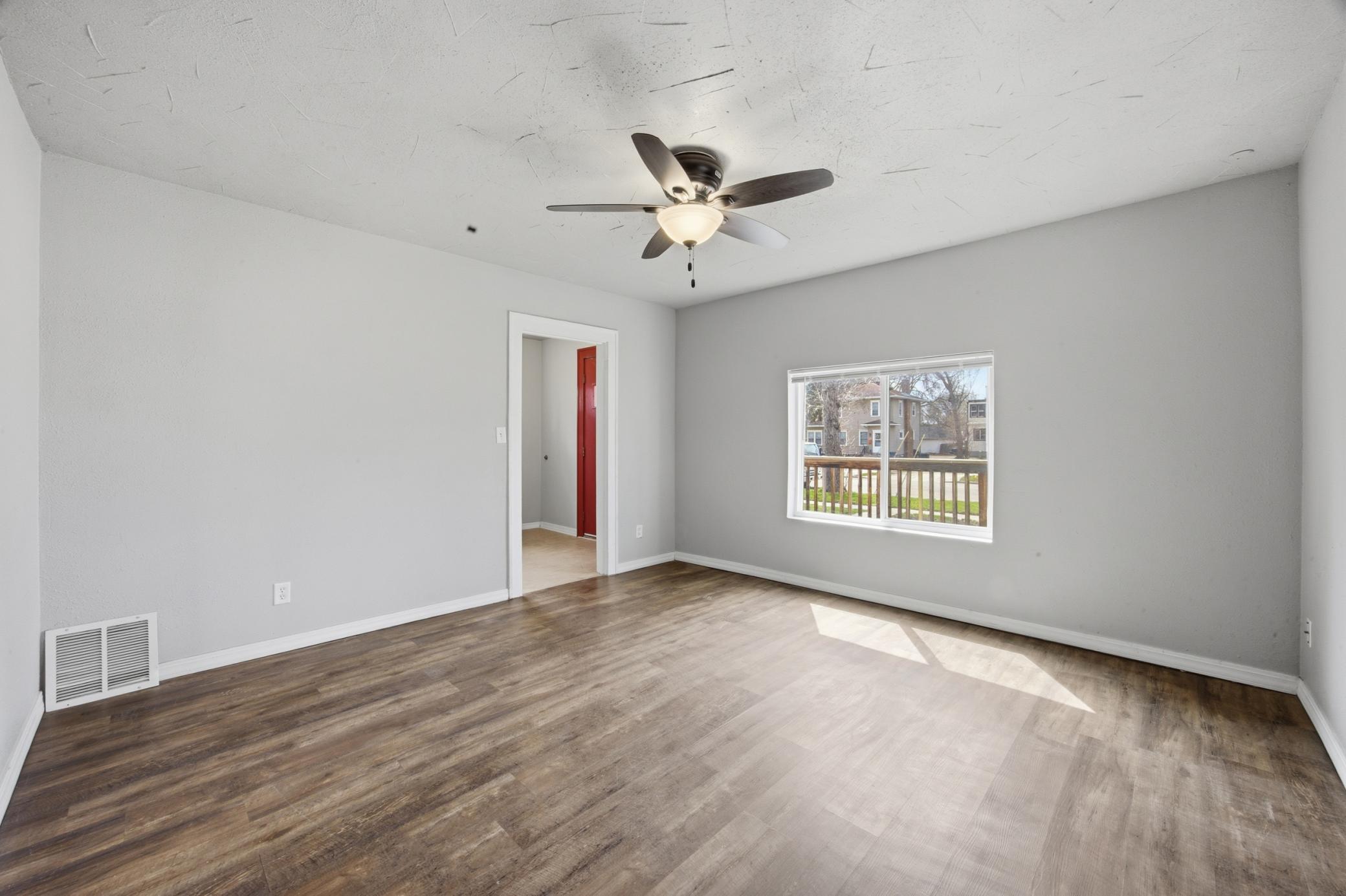 1002 4th Avenue S, Moorhead MN 56560 - Photo 6 of 34