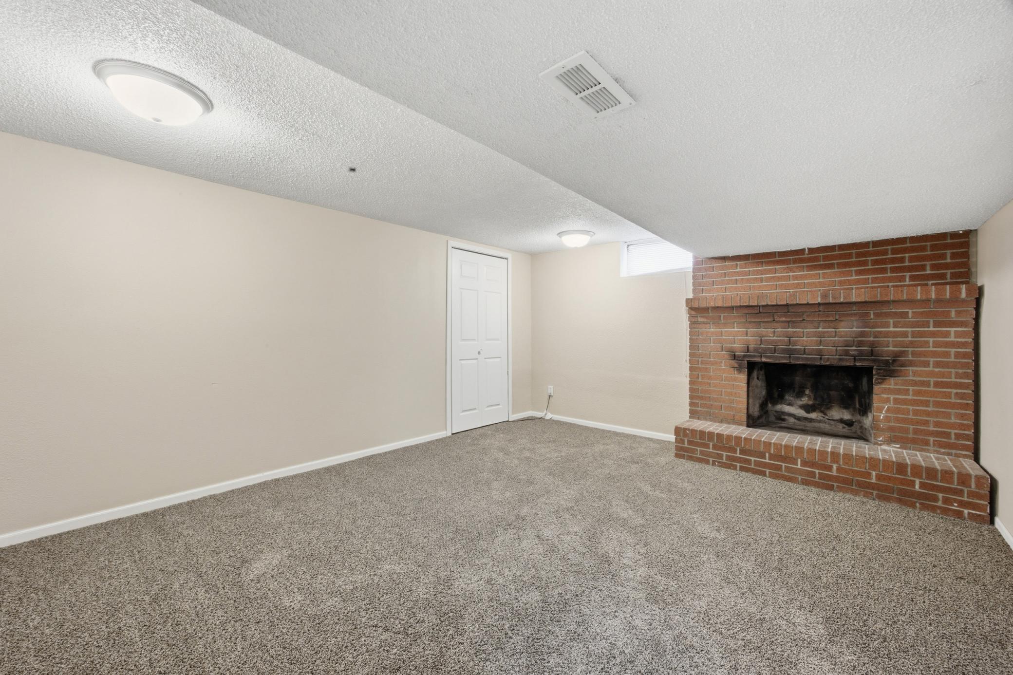 1621 8th Street S, Moorhead MN 56560 - Photo 19 of 34