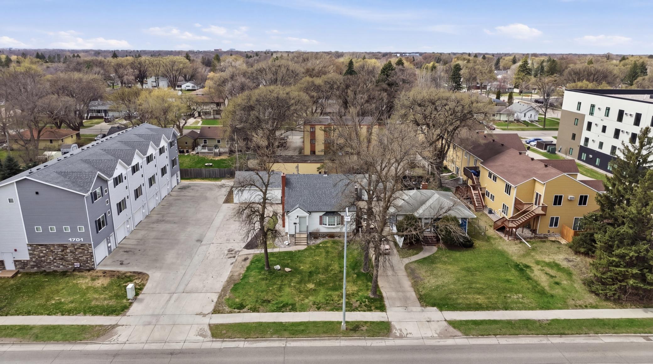 1621 8th Street S, Moorhead MN 56560 - Photo 30 of 34