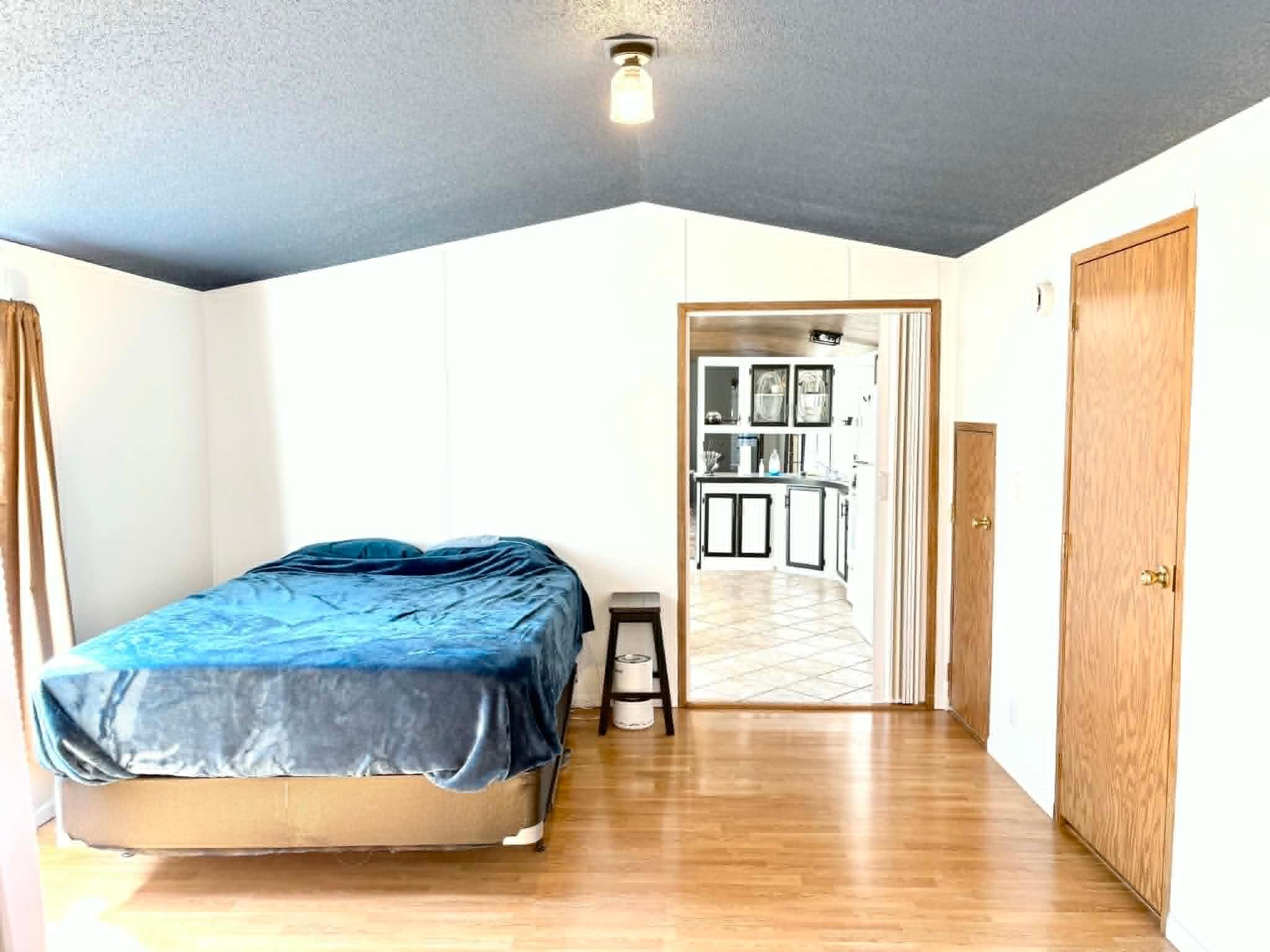 1994 single family home for sale at 302 Anderson Street in Strandquist, MN — 2 bed, 2 bath (photo 15 of 18)