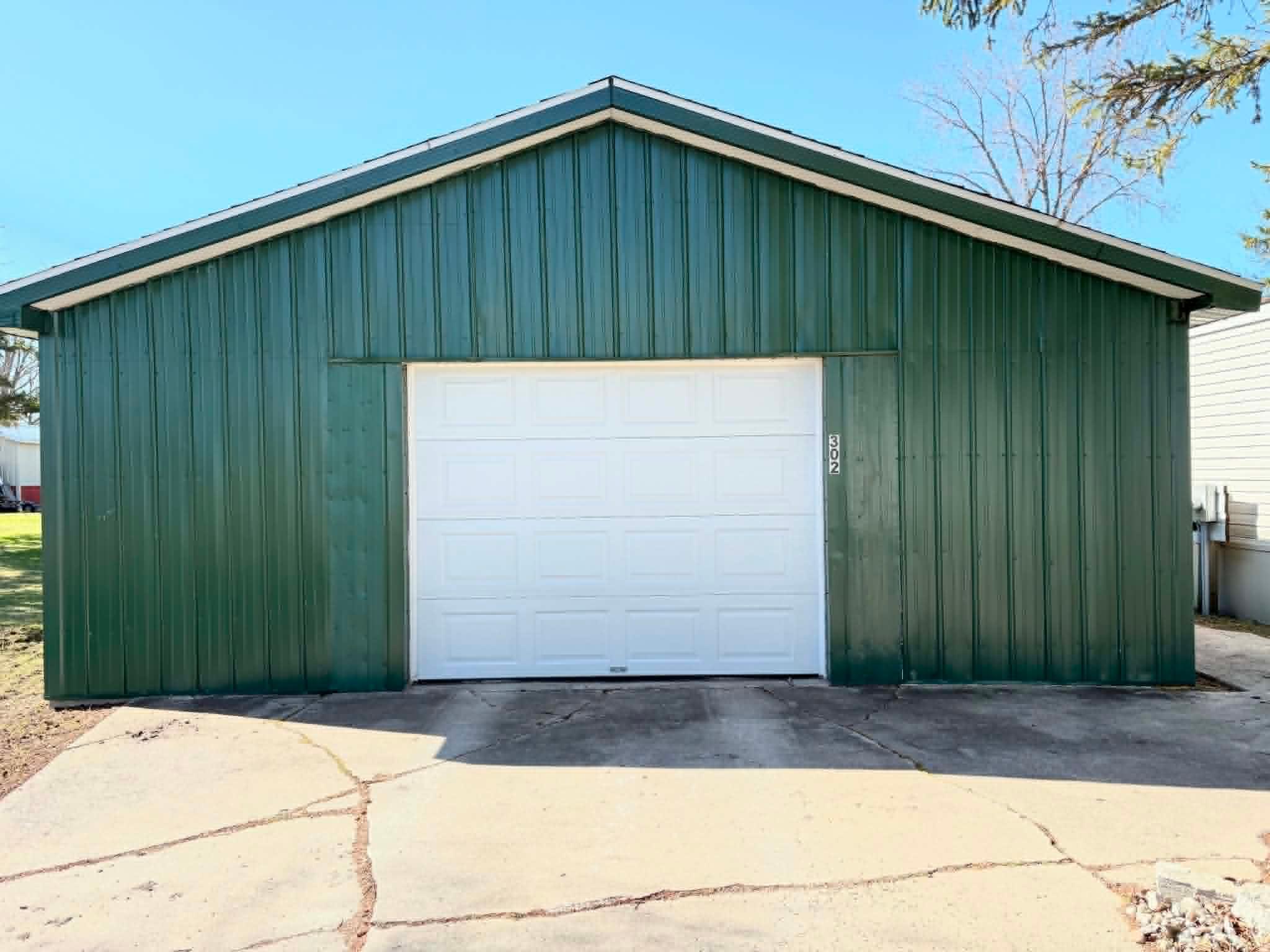 1994 single family home for sale at 302 Anderson Street in Strandquist, MN — 2 bed, 2 bath (photo 18 of 18)