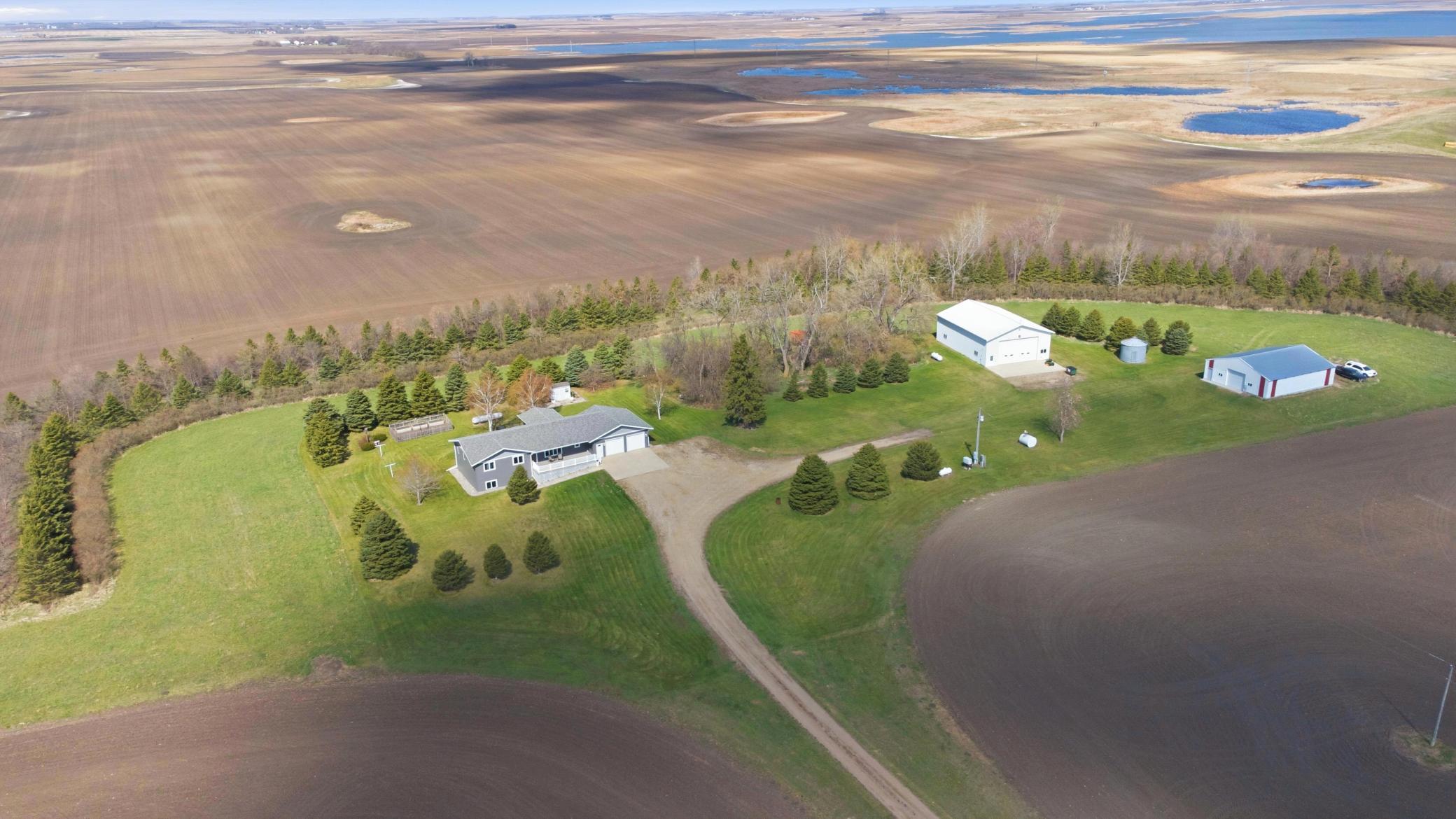 1998 single family home for sale at 5083 104th Avenue SE in Litchville, ND — 5 bed, 3 bath
