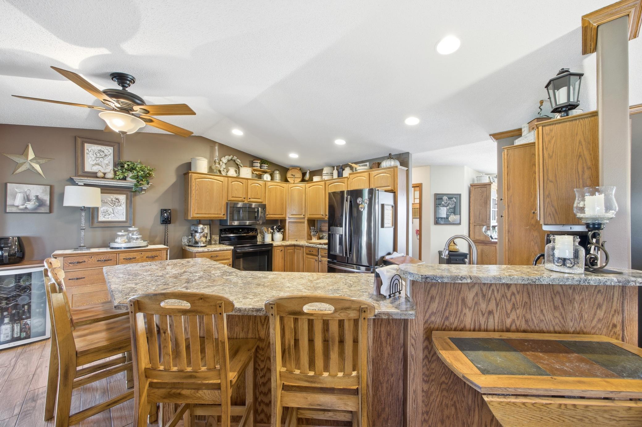 1998 single family home for sale at 5083 104th Avenue SE in Litchville, ND — 5 bed, 3 bath (photo 14 of 87)