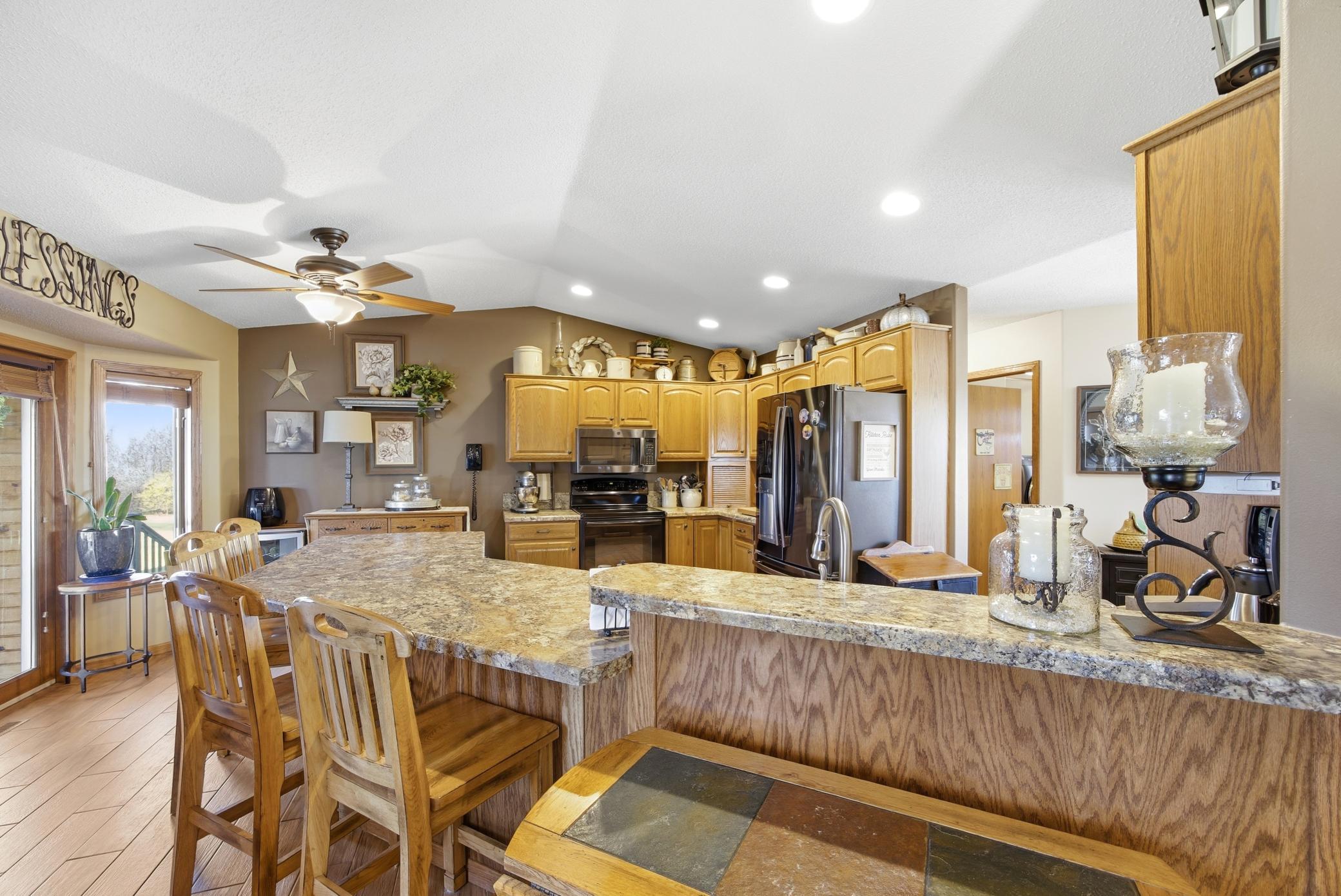 1998 single family home for sale at 5083 104th Avenue SE in Litchville, ND — 5 bed, 3 bath (photo 15 of 87)