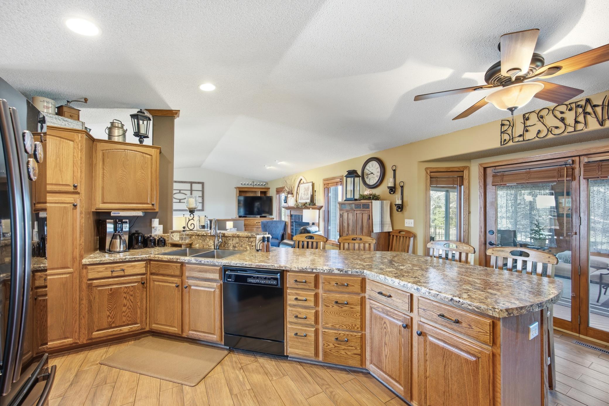 1998 single family home for sale at 5083 104th Avenue SE in Litchville, ND — 5 bed, 3 bath (photo 16 of 87)
