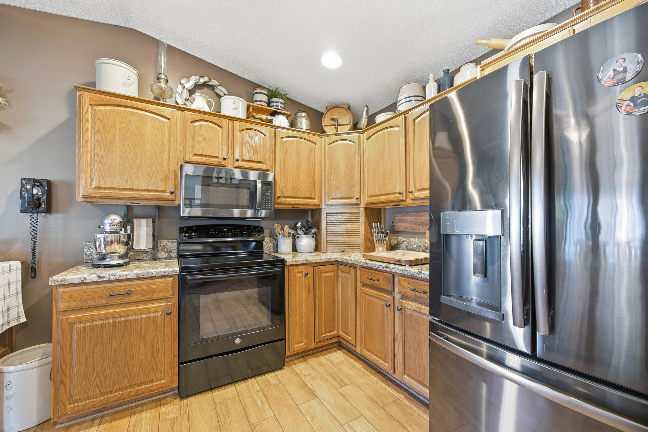 1998 single family home for sale at 5083 104th Avenue SE in Litchville, ND — 5 bed, 3 bath (photo 18 of 87)
