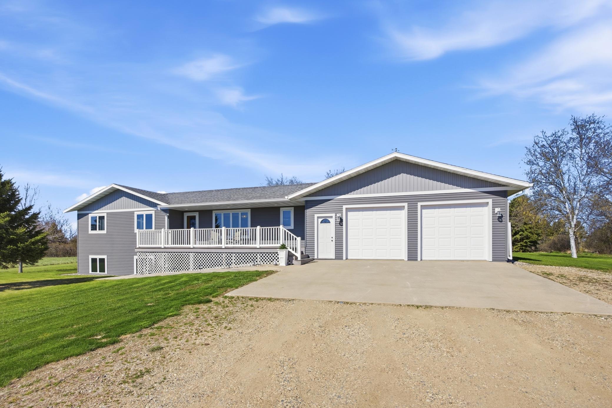1998 single family home for sale at 5083 104th Avenue SE in Litchville, ND — 5 bed, 3 bath (photo 3 of 87)
