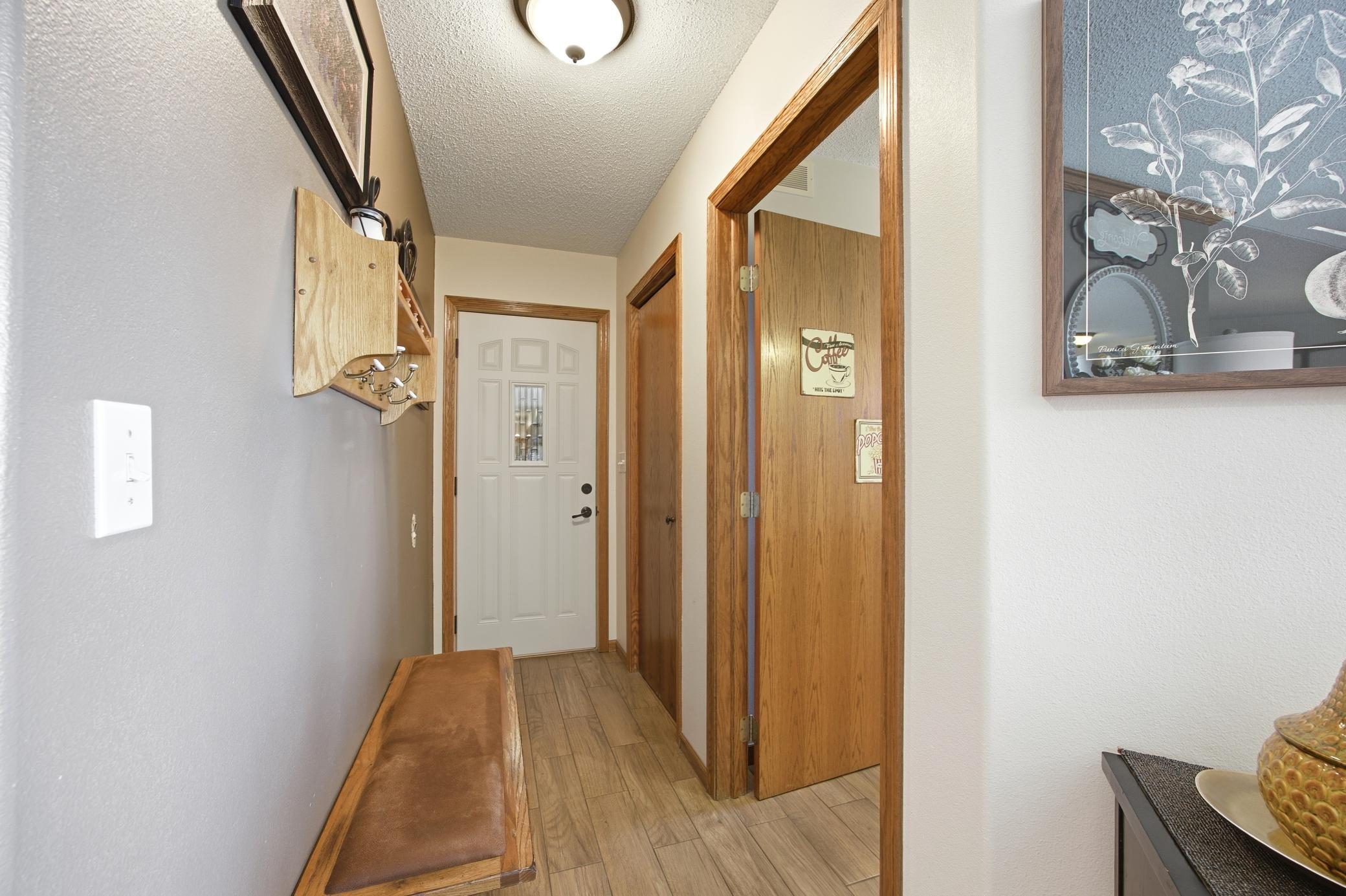 1998 single family home for sale at 5083 104th Avenue SE in Litchville, ND — 5 bed, 3 bath (photo 22 of 87)