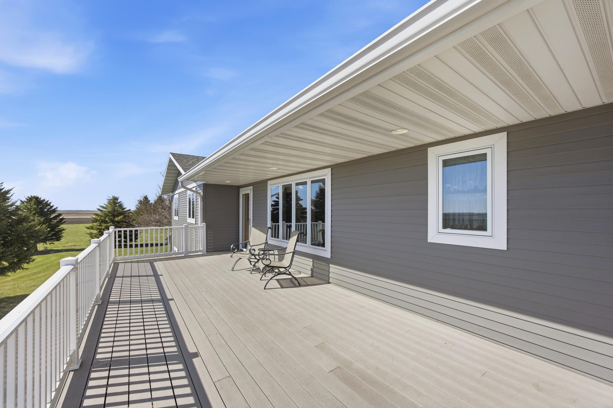 1998 single family home for sale at 5083 104th Avenue SE in Litchville, ND — 5 bed, 3 bath (photo 5 of 87)