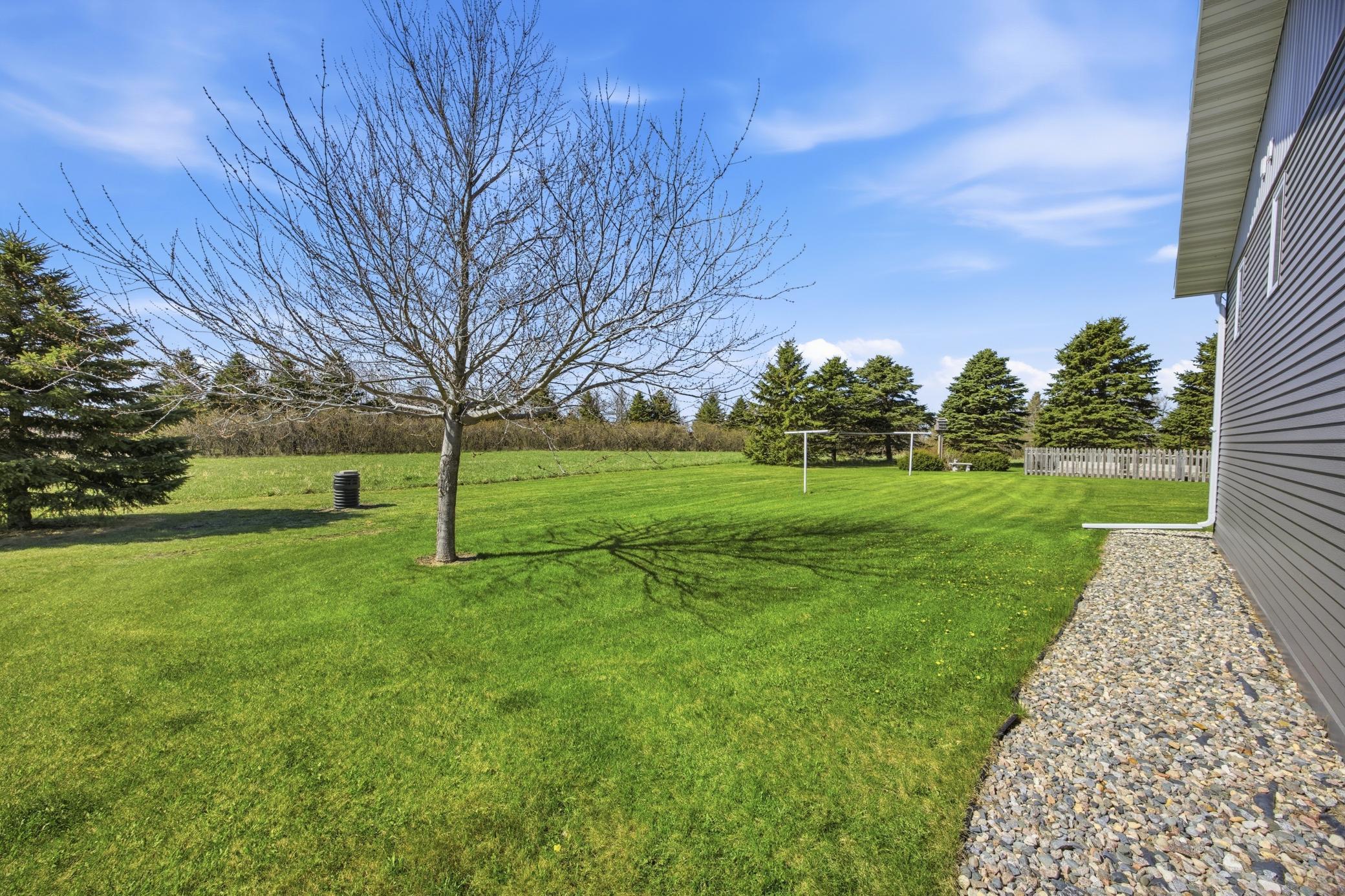 1998 single family home for sale at 5083 104th Avenue SE in Litchville, ND — 5 bed, 3 bath (photo 52 of 87)