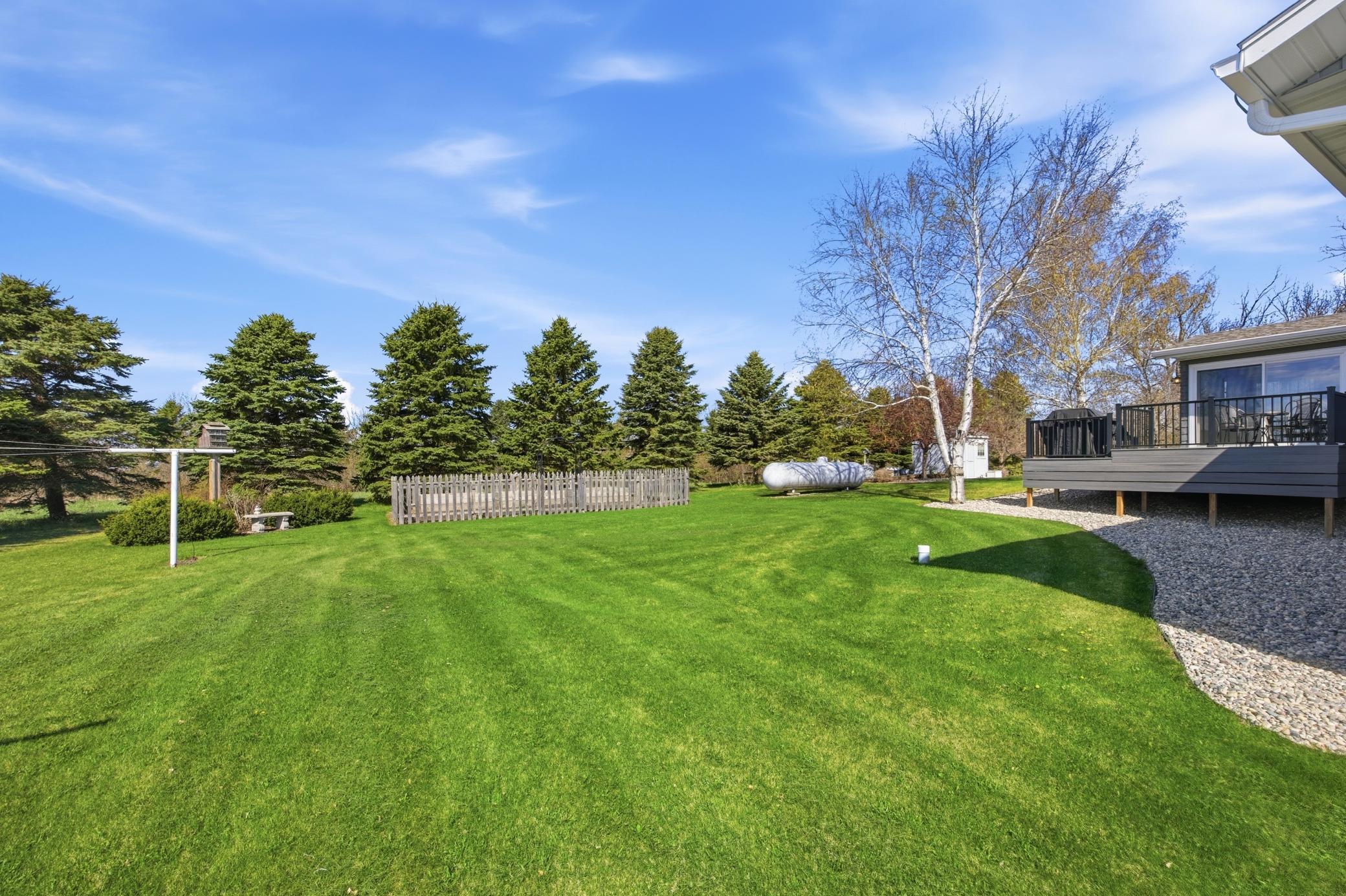 1998 single family home for sale at 5083 104th Avenue SE in Litchville, ND — 5 bed, 3 bath (photo 53 of 87)