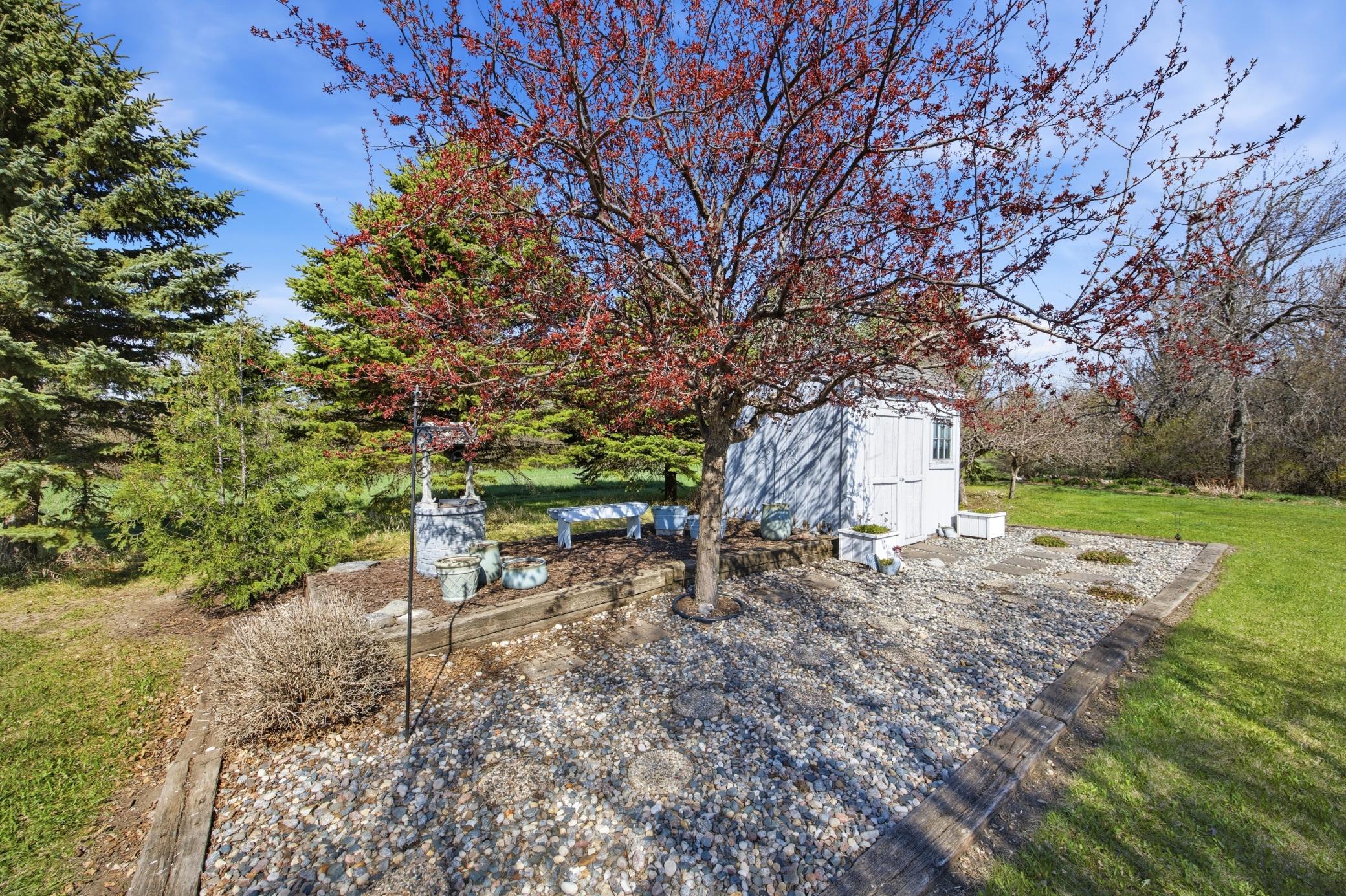 1998 single family home for sale at 5083 104th Avenue SE in Litchville, ND — 5 bed, 3 bath (photo 56 of 87)